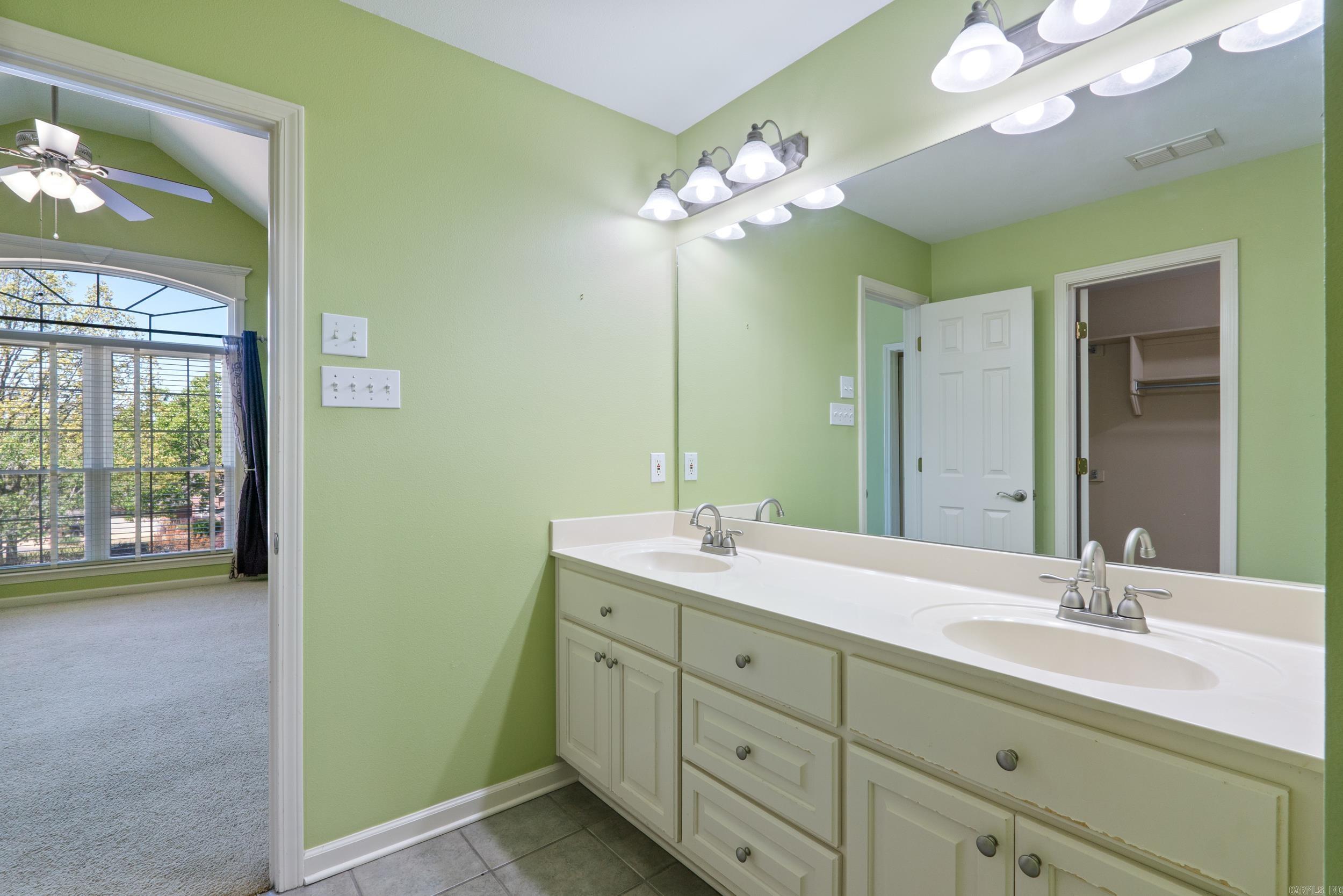 DIAMOND POINTE - Residential