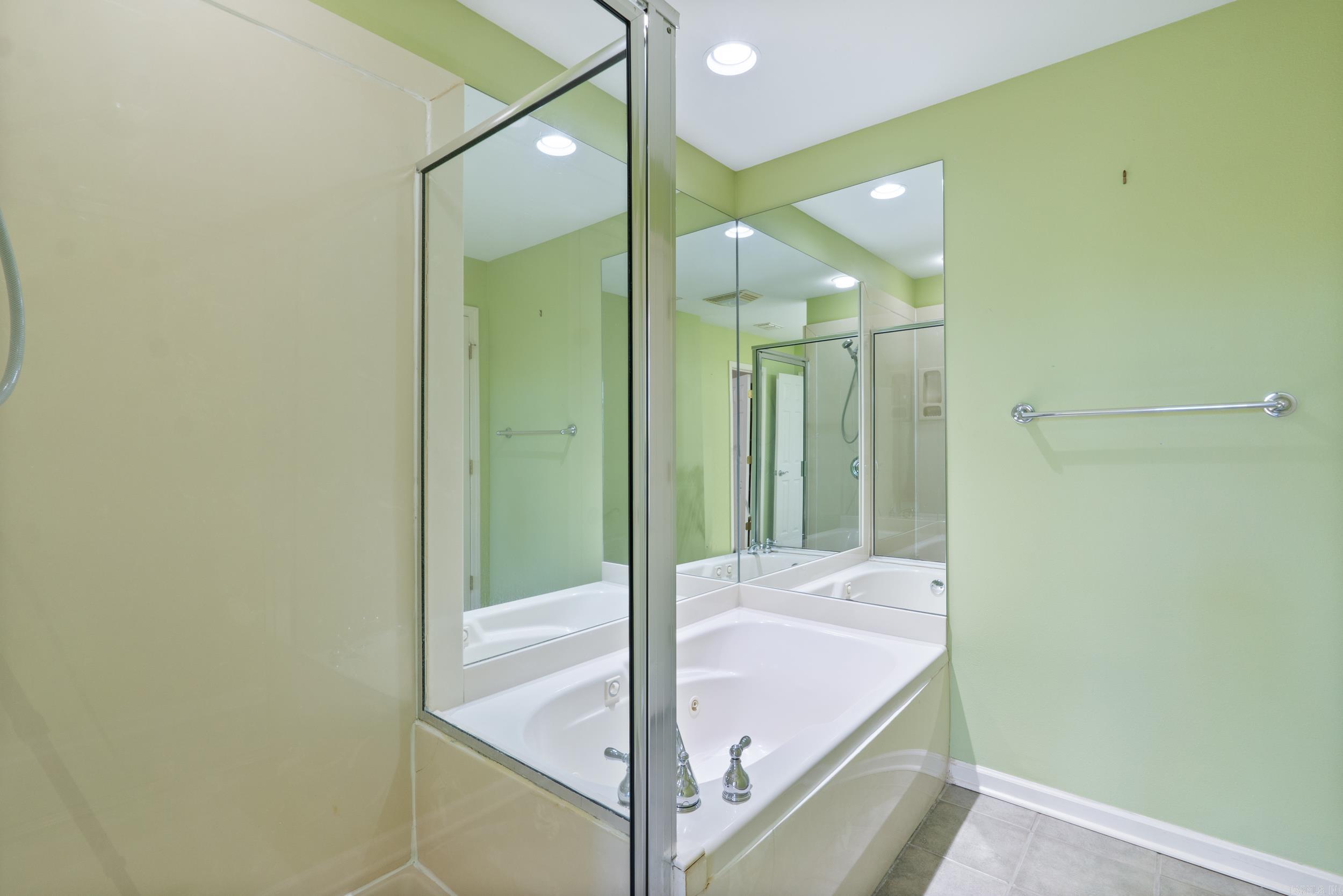DIAMOND POINTE - Residential