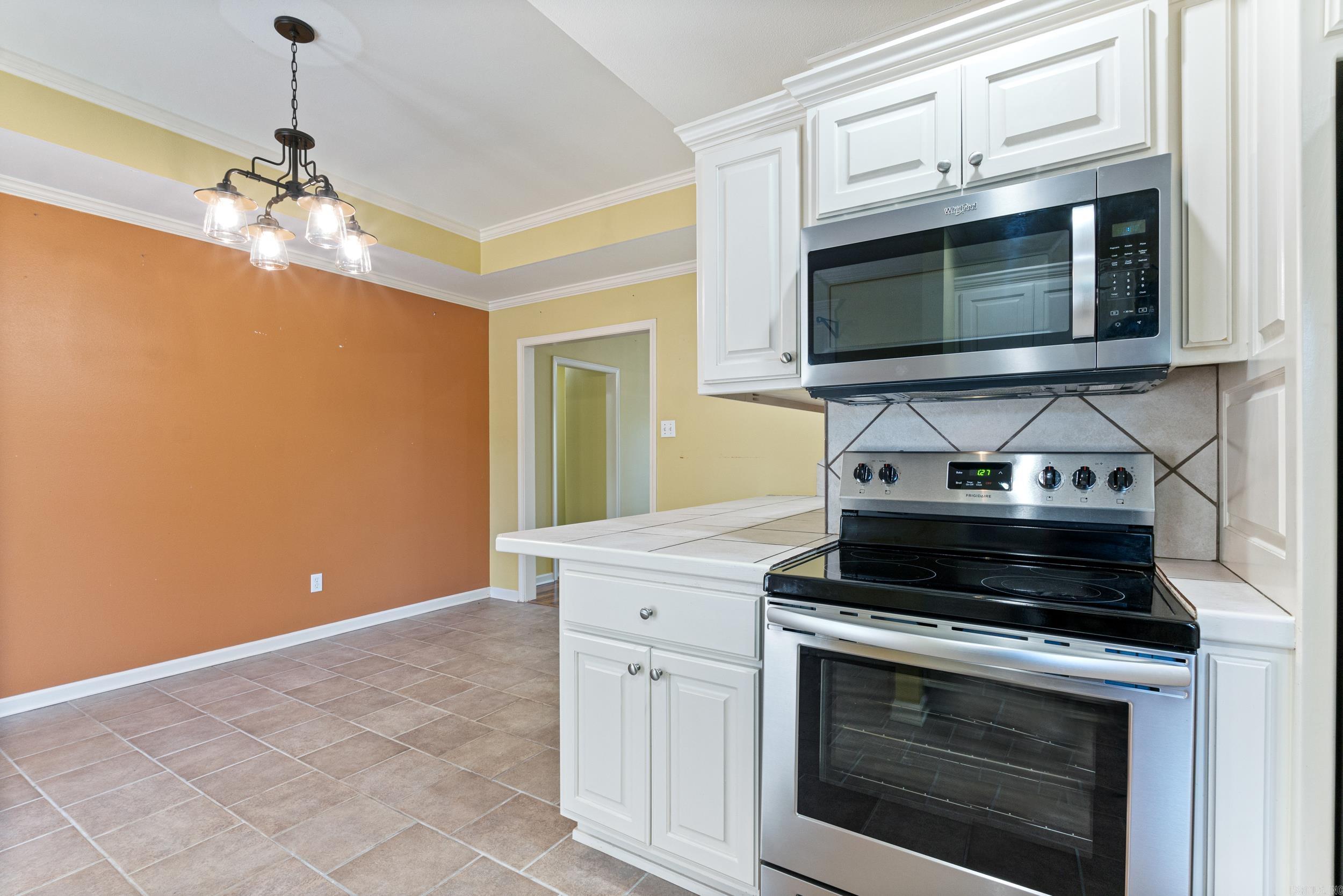 DIAMOND POINTE - Residential
