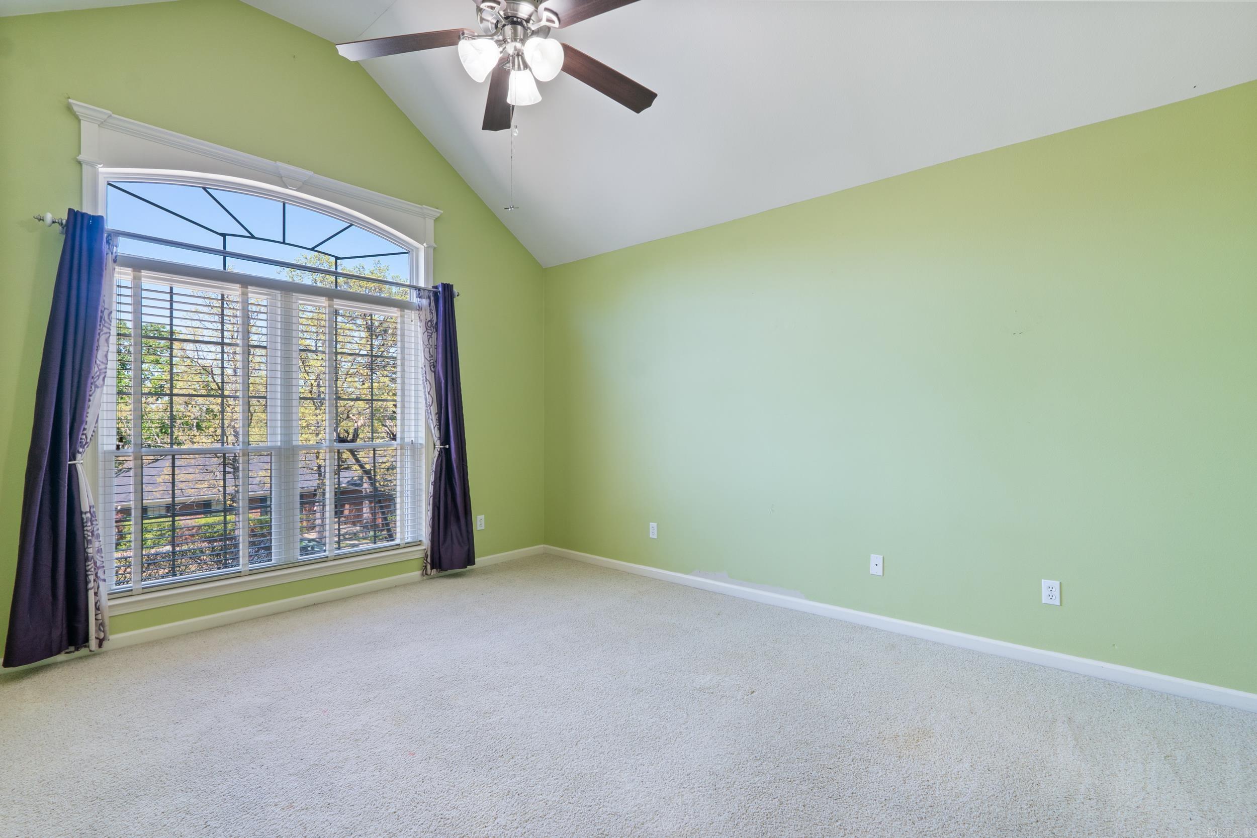 DIAMOND POINTE - Residential