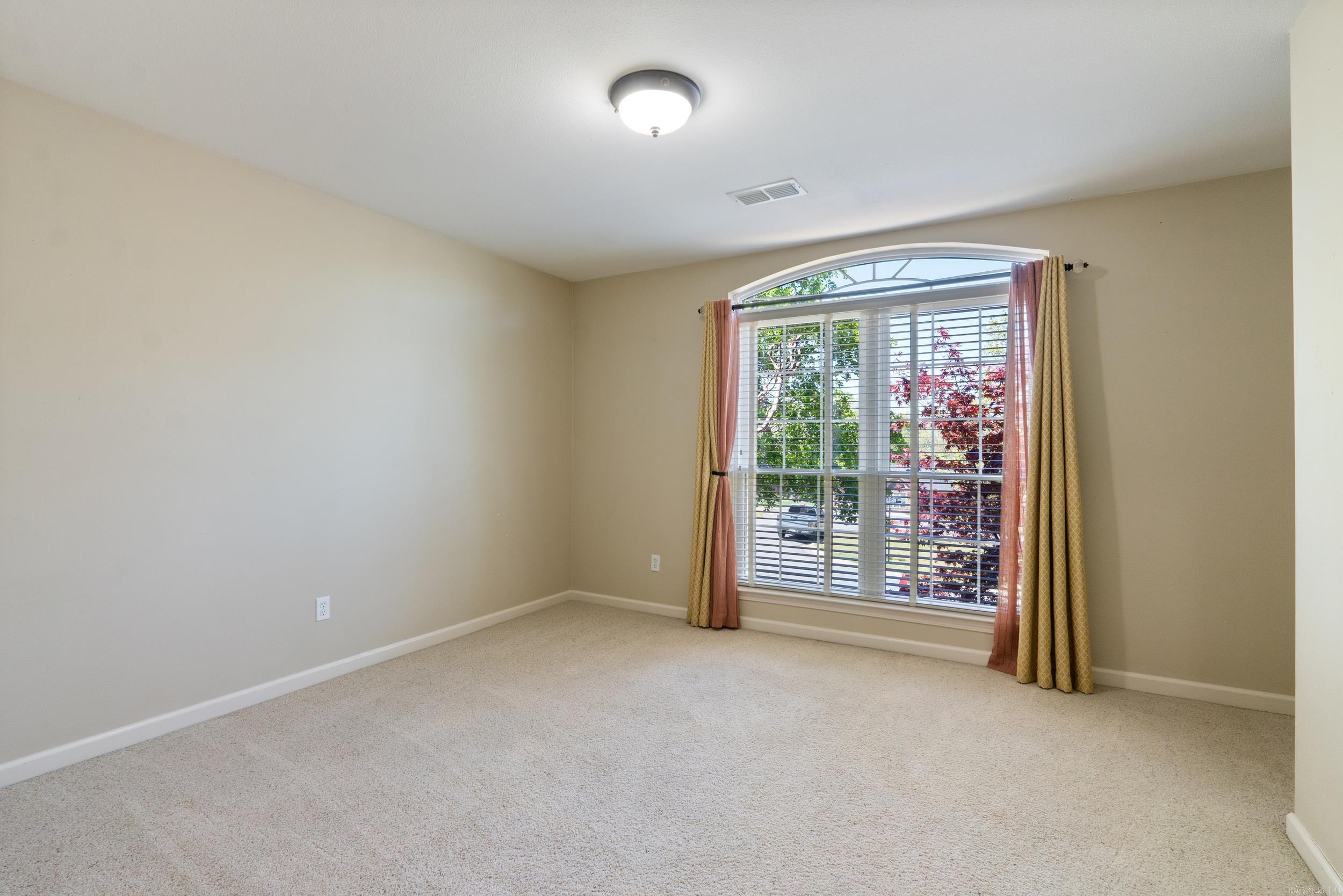 DIAMOND POINTE - Residential