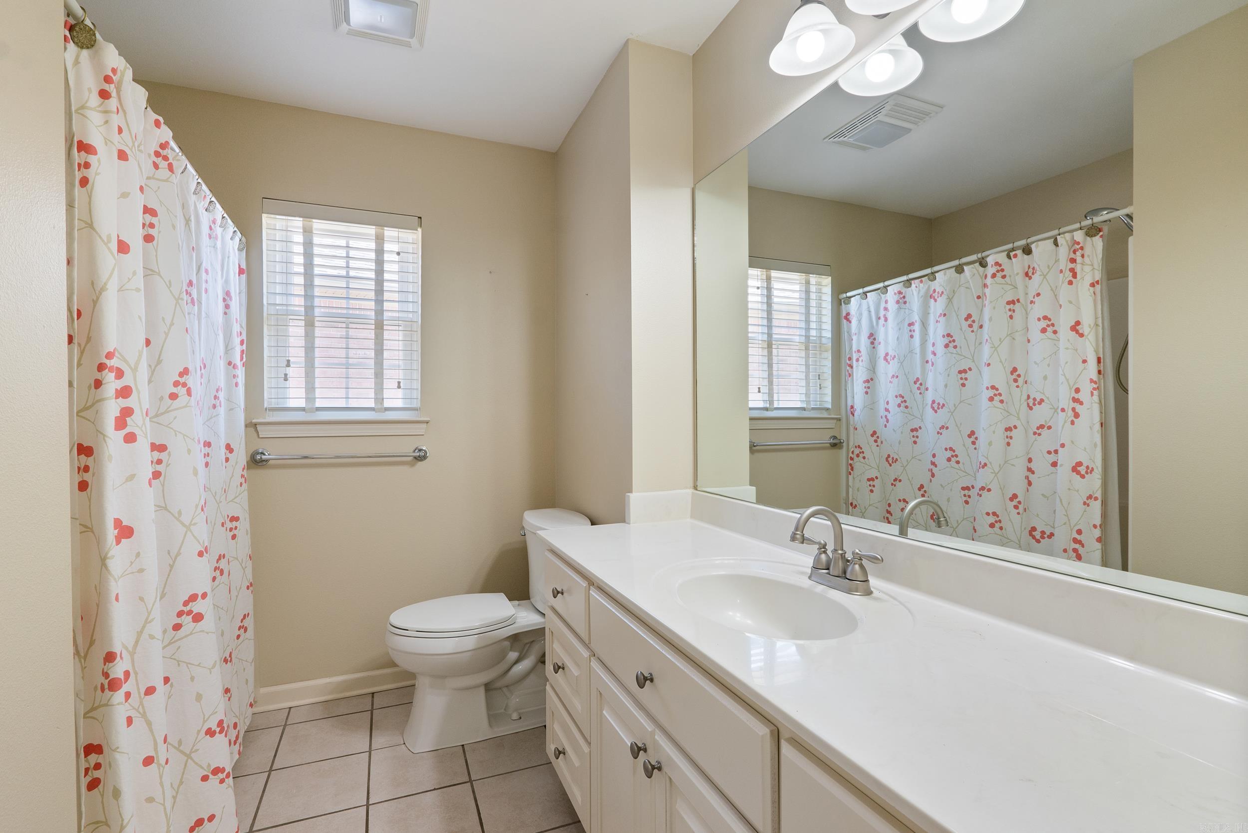 DIAMOND POINTE - Residential