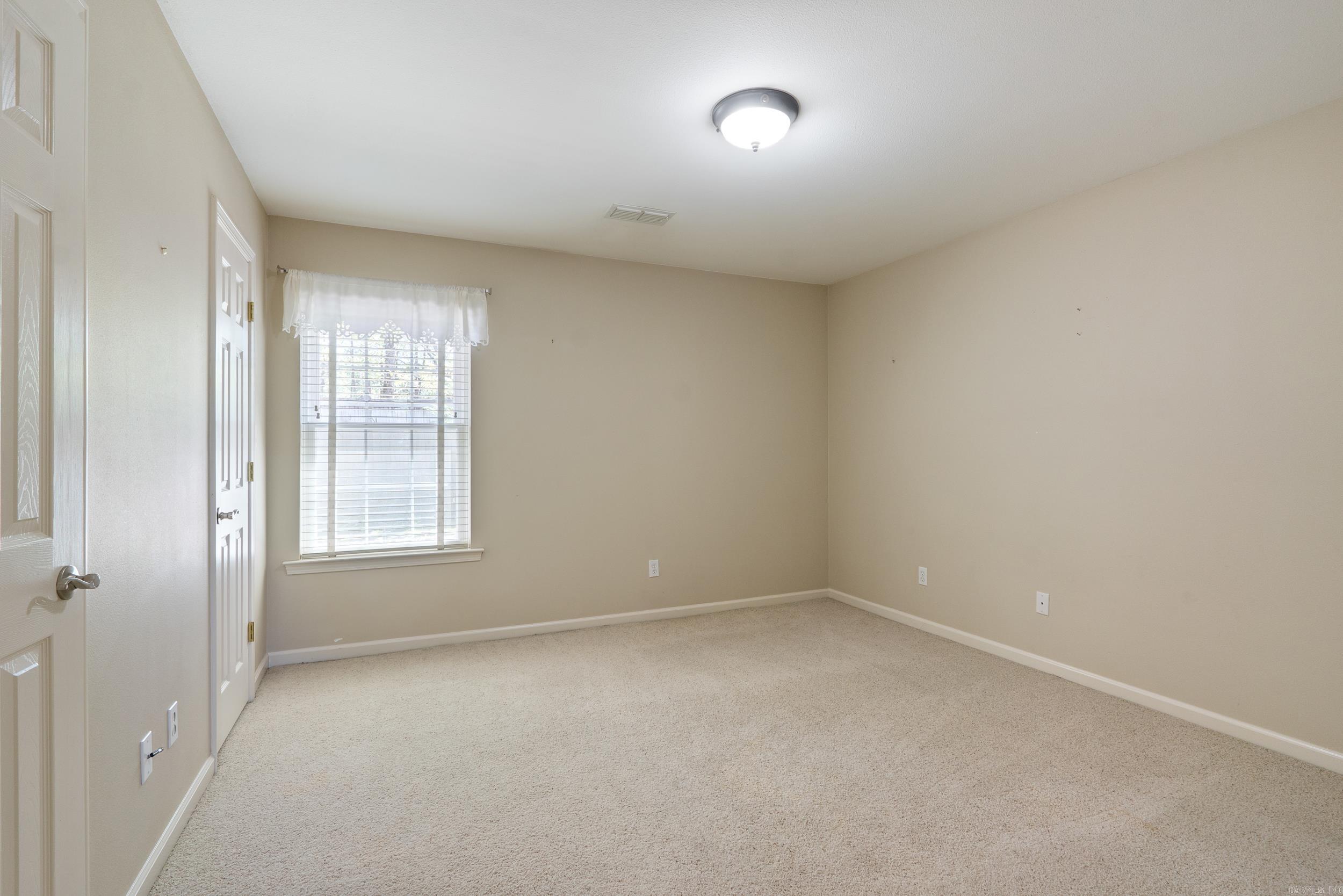 DIAMOND POINTE - Residential