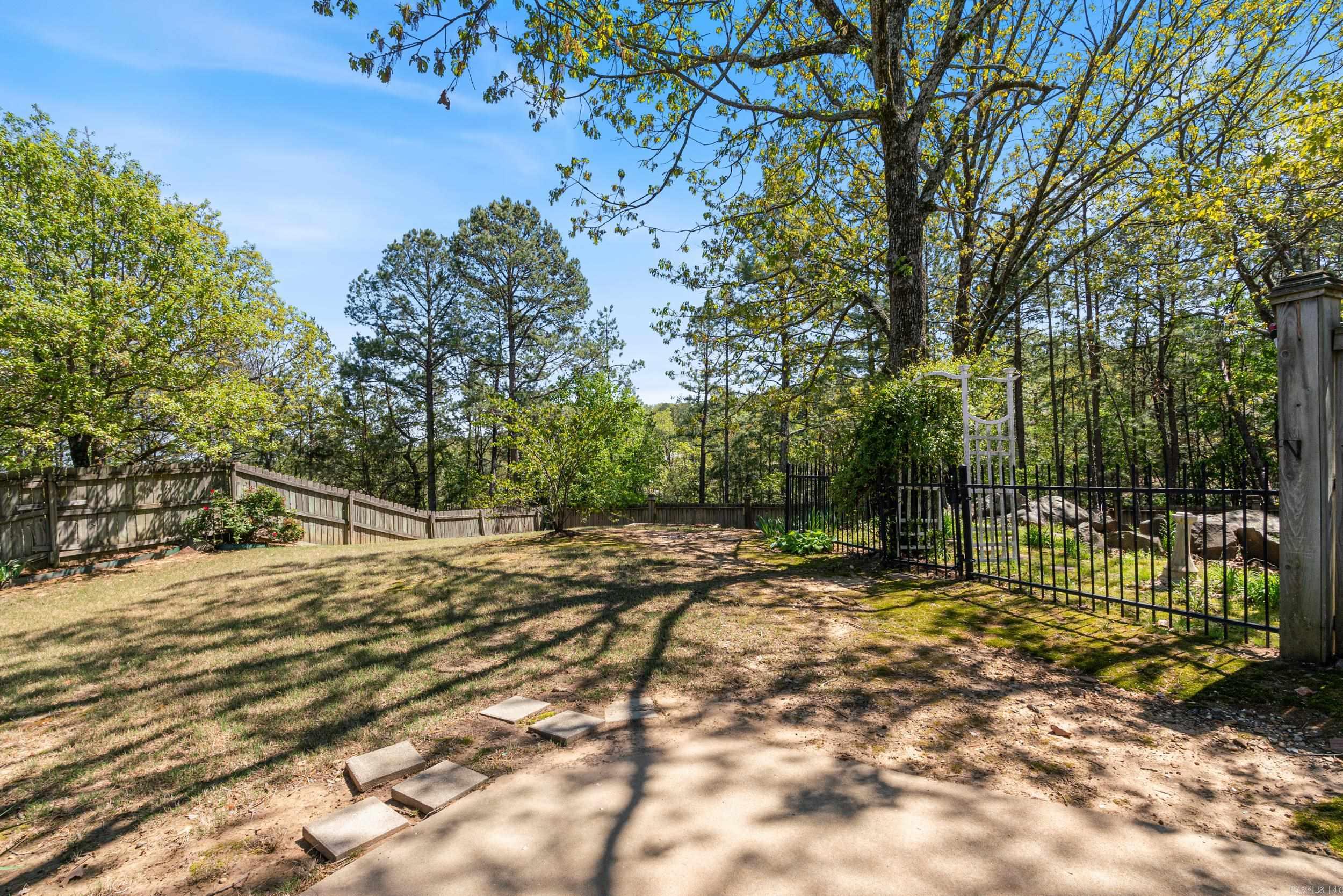DIAMOND POINTE - Residential