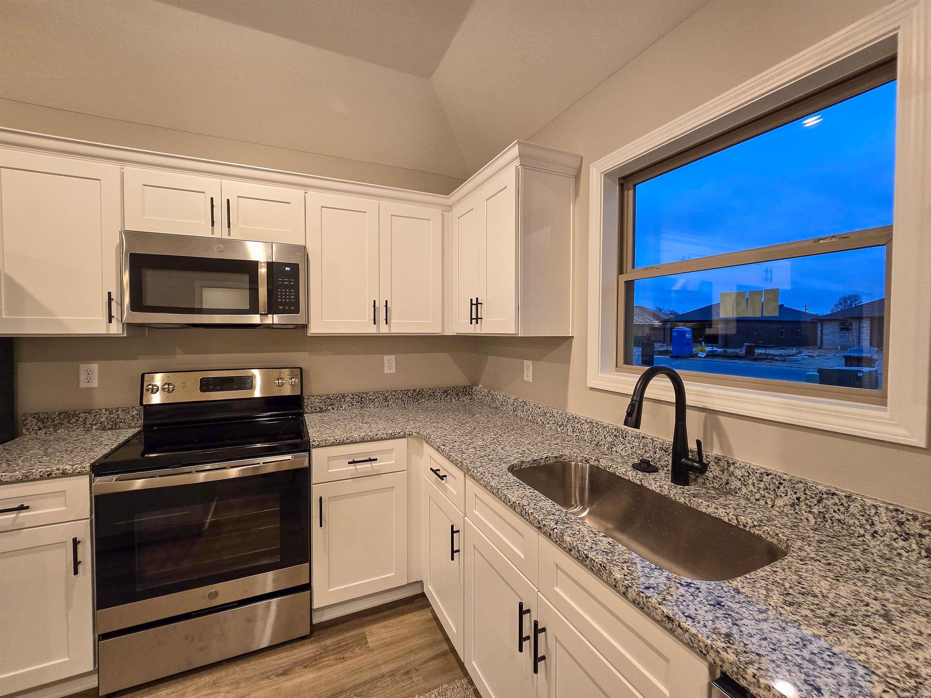 BROOKSHIRE PLACE - Residential Lease