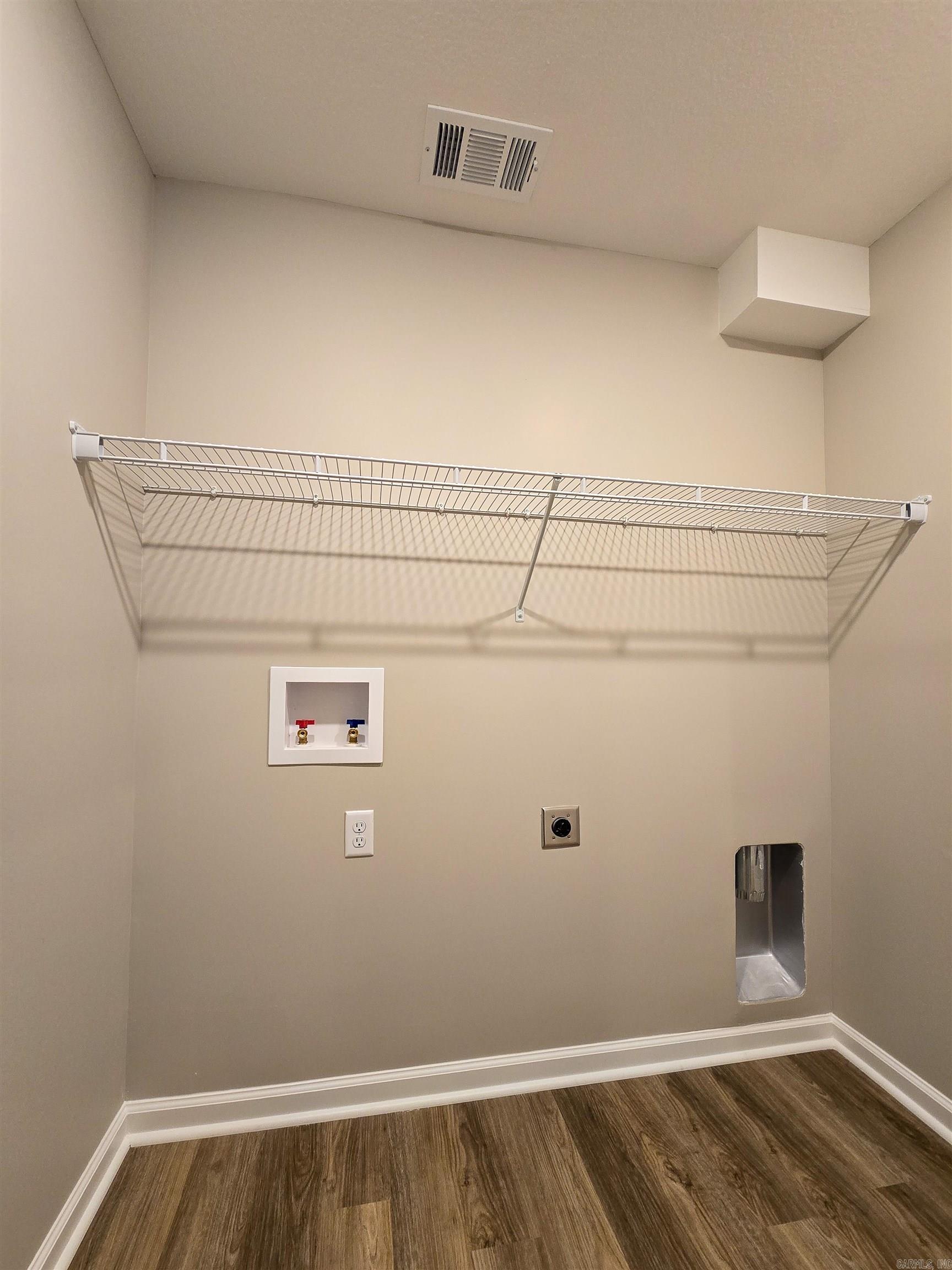 BROOKSHIRE PLACE - Residential Lease