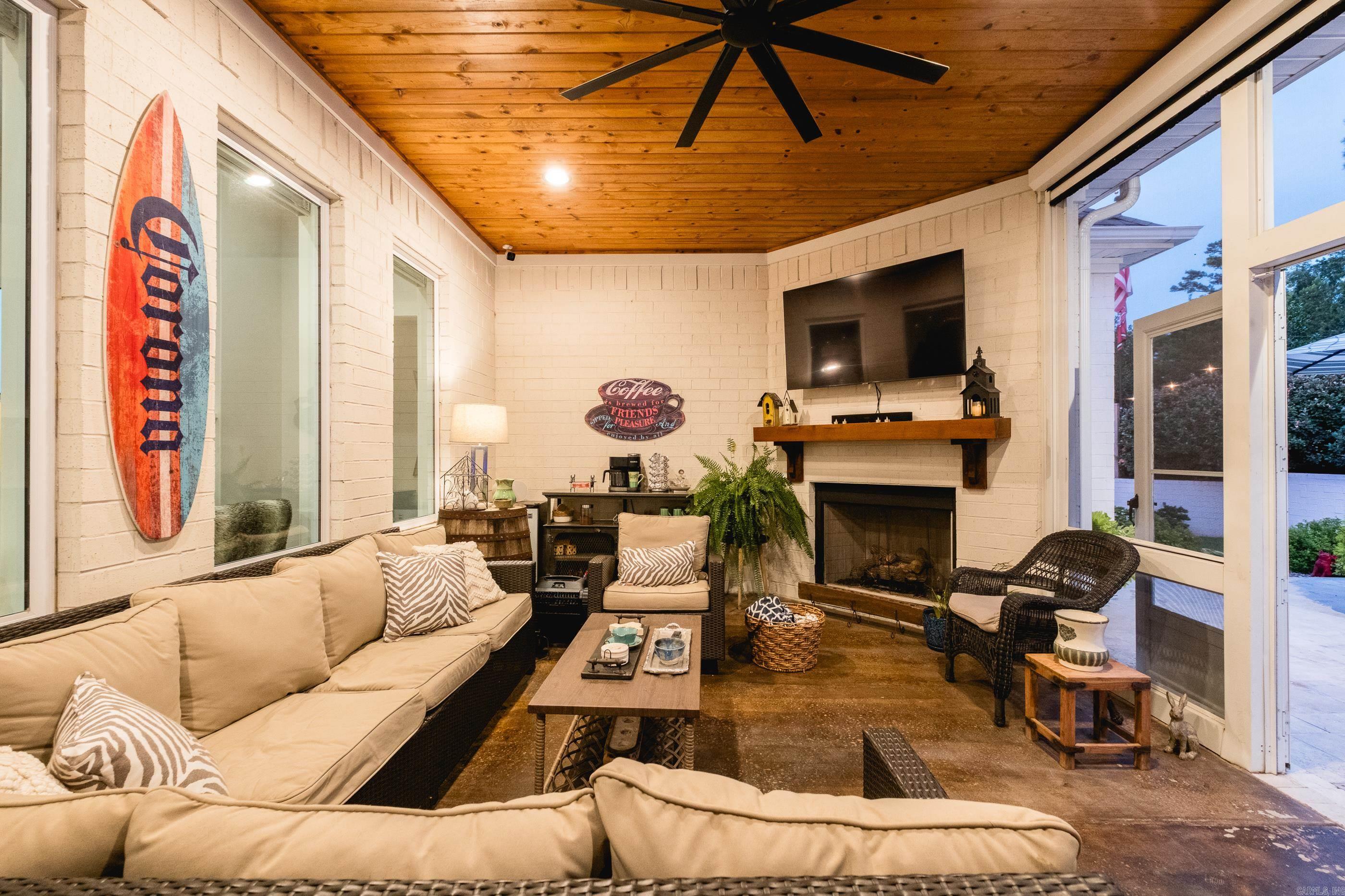 CHENAL VALLEY ENSBURY PLACE - Residential