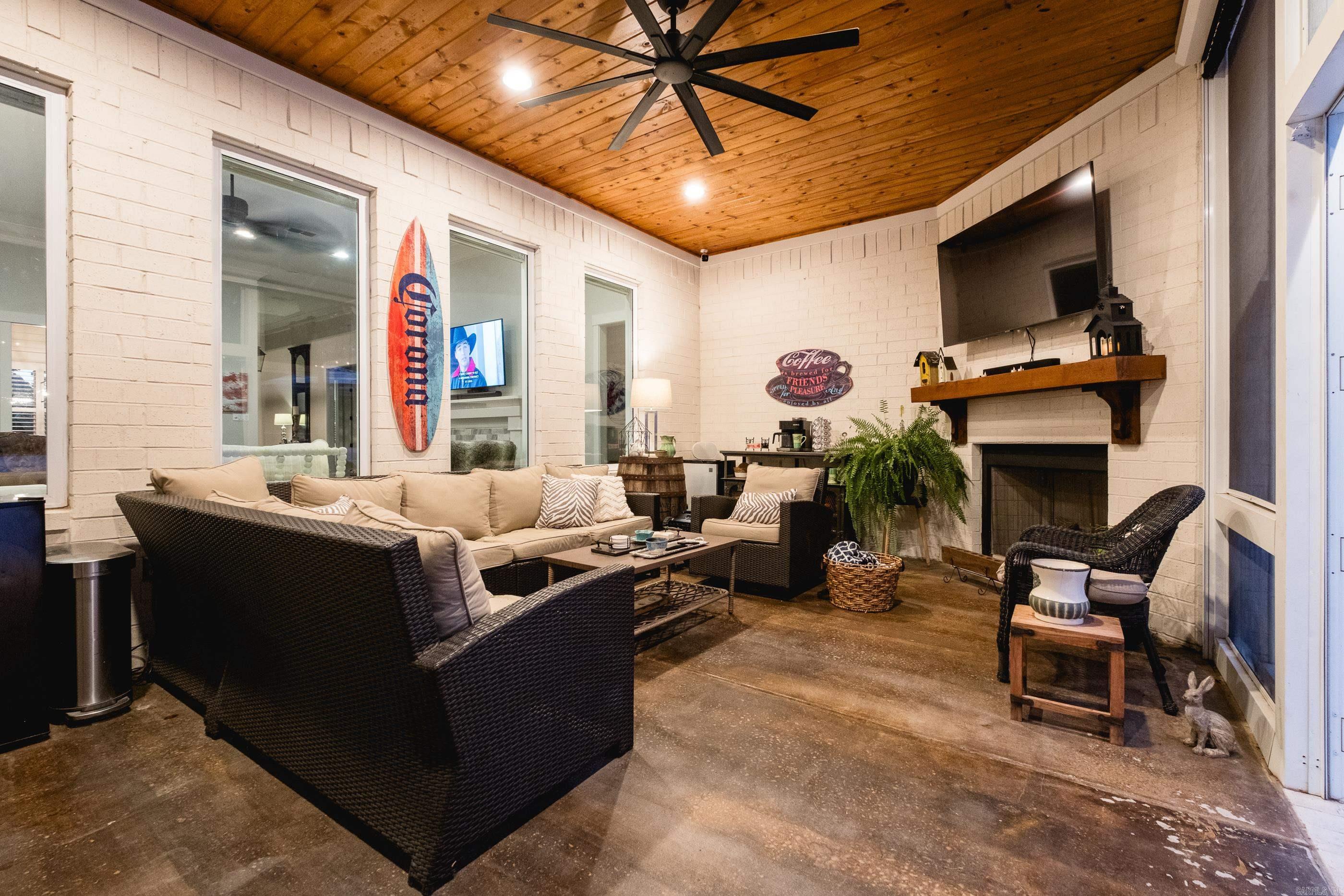 CHENAL VALLEY ENSBURY PLACE - Residential