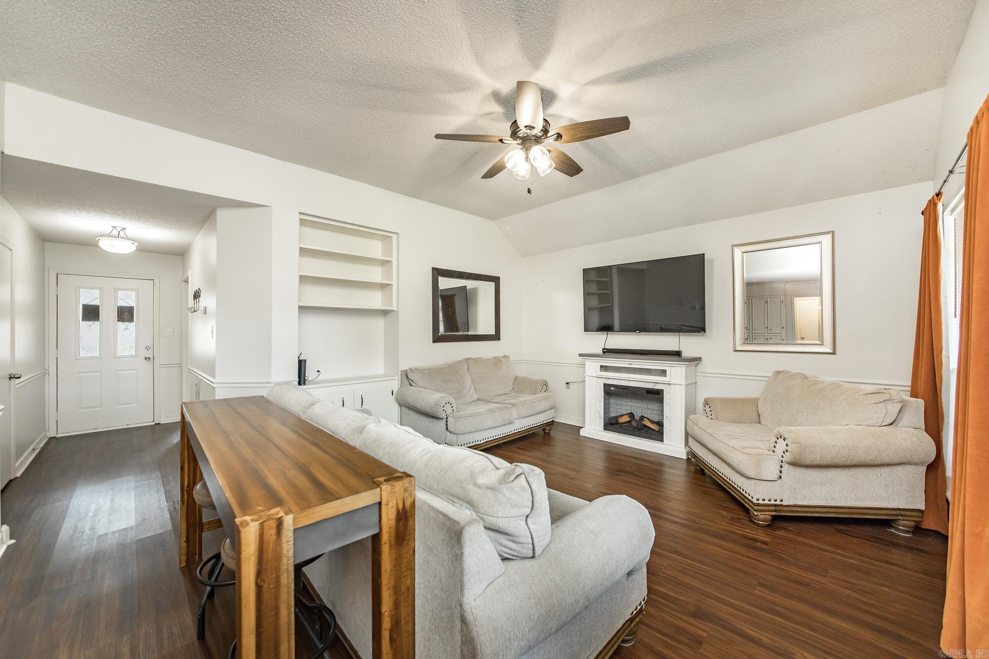 WINDWOOD SOUTH - Residential