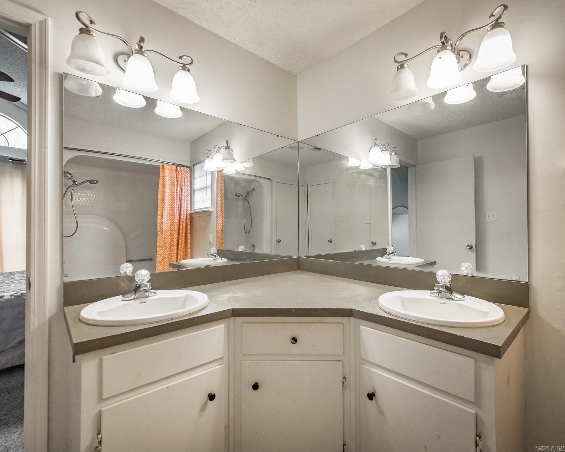 WINDWOOD SOUTH - Residential