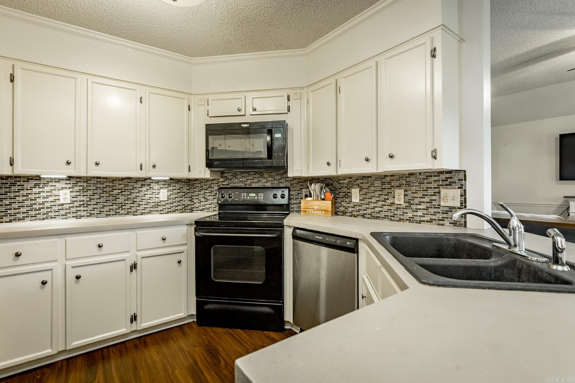 WINDWOOD SOUTH - Residential