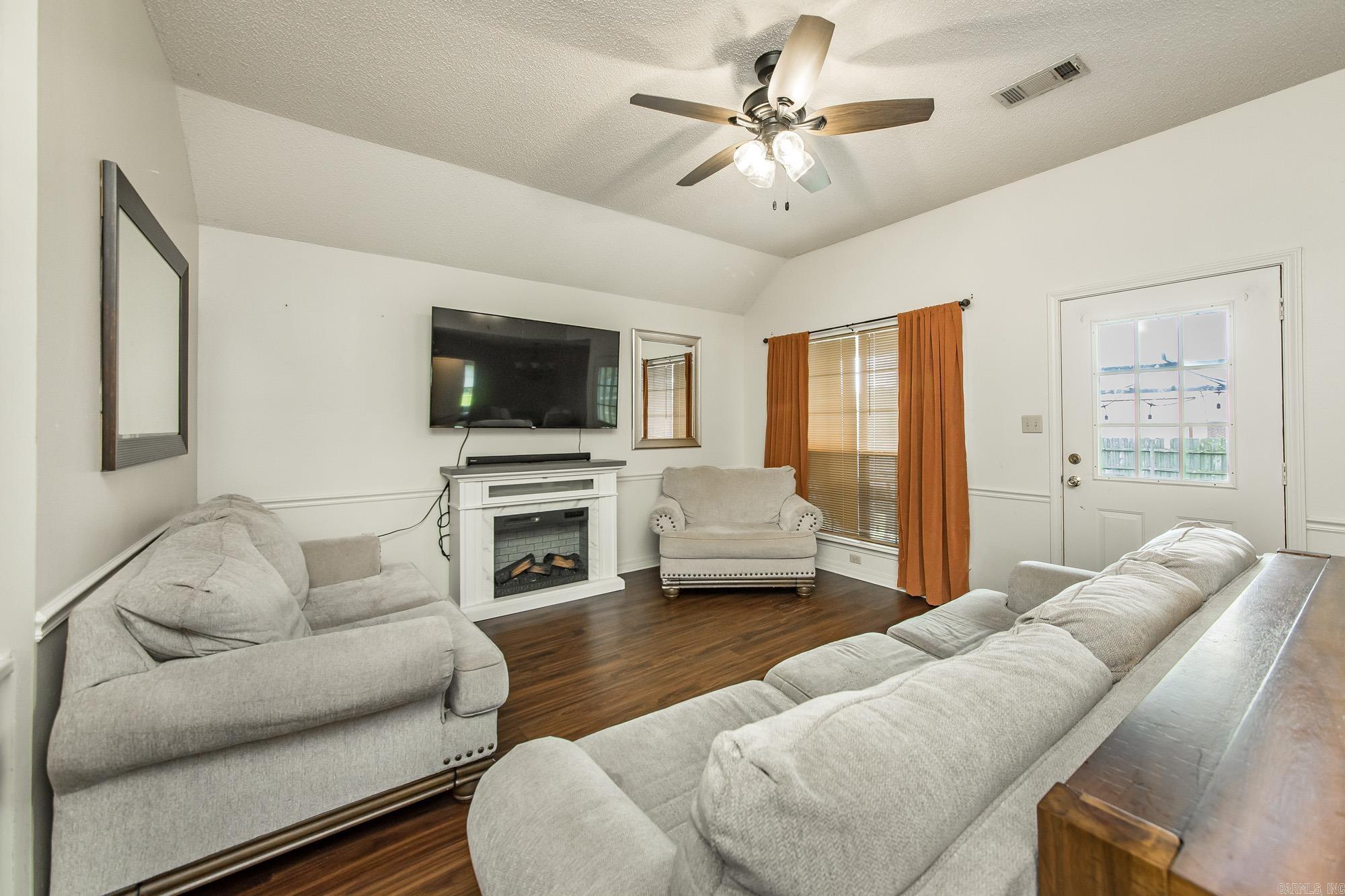WINDWOOD SOUTH - Residential