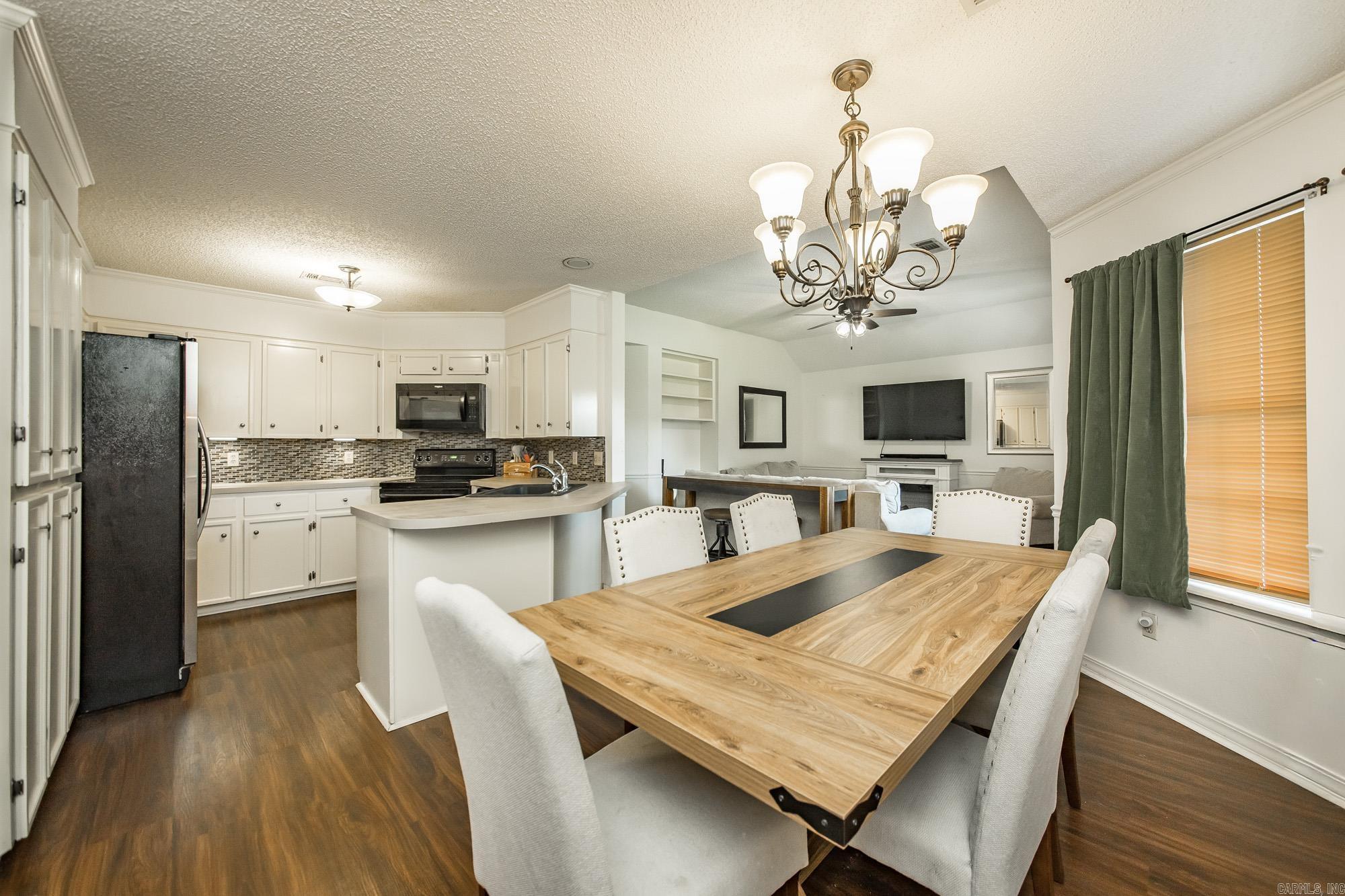 WINDWOOD SOUTH - Residential