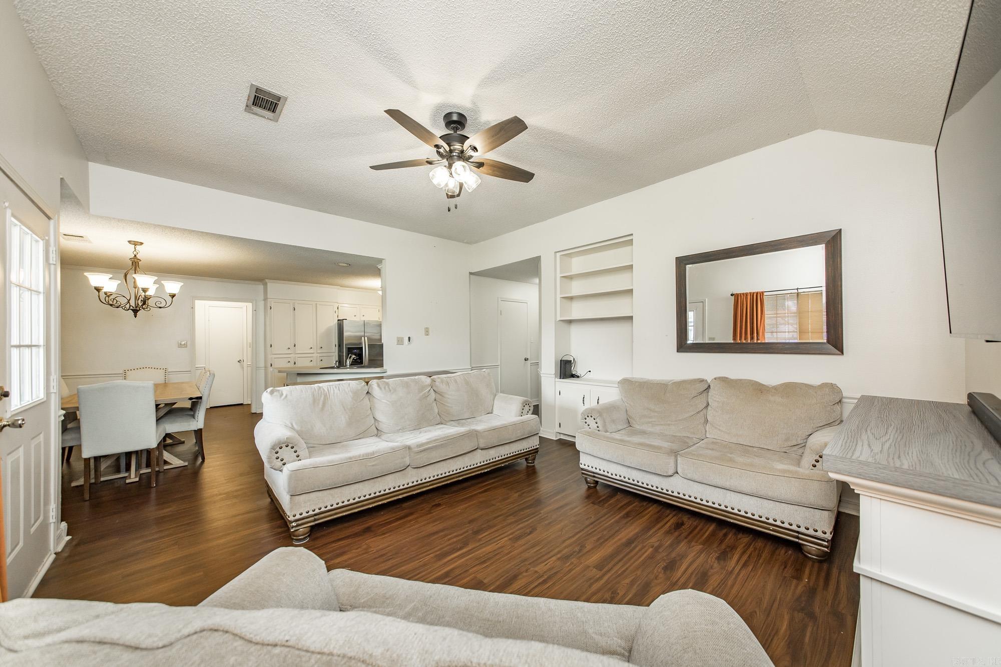 WINDWOOD SOUTH - Residential