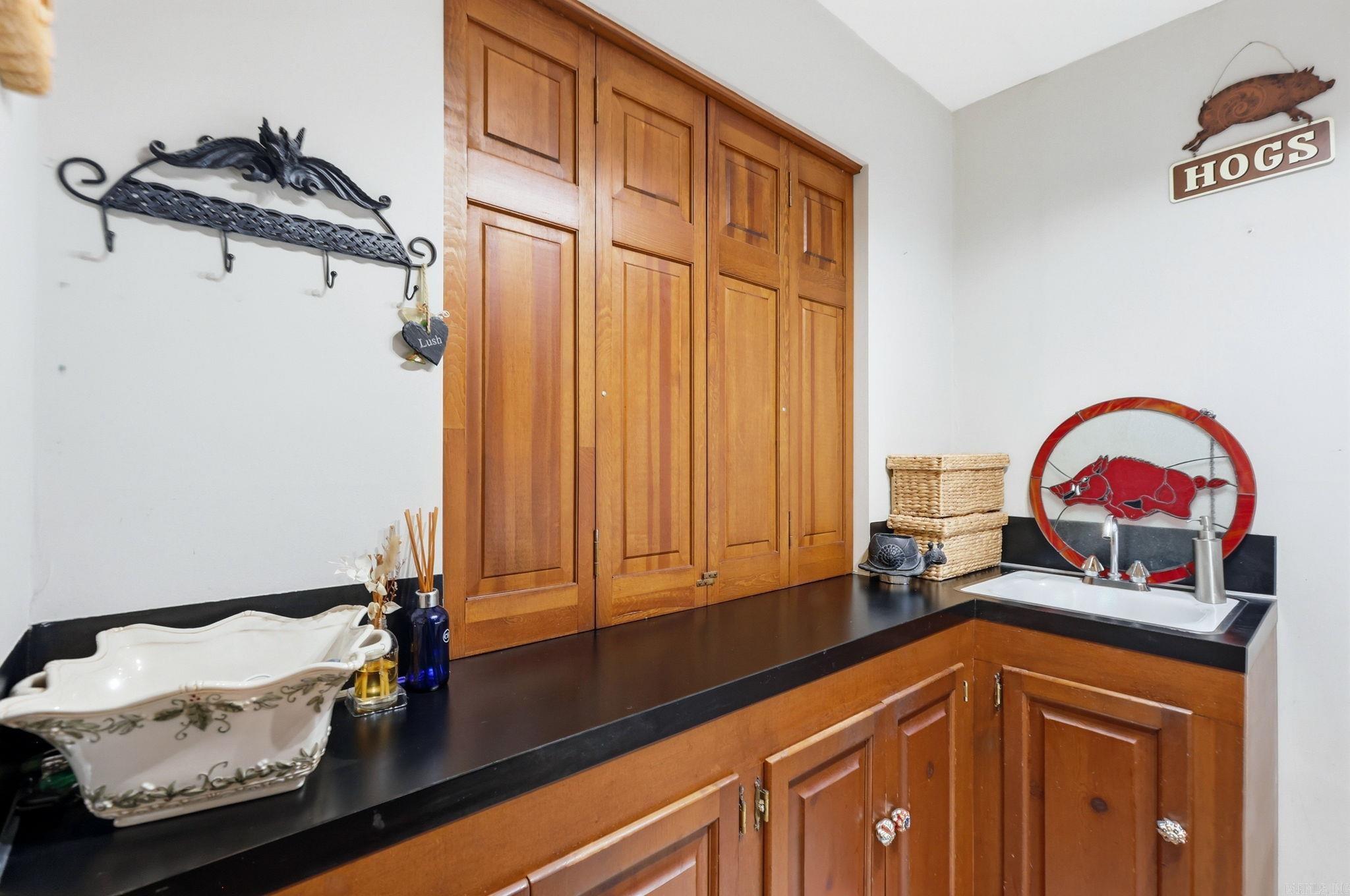 COLONY WEST - Residential