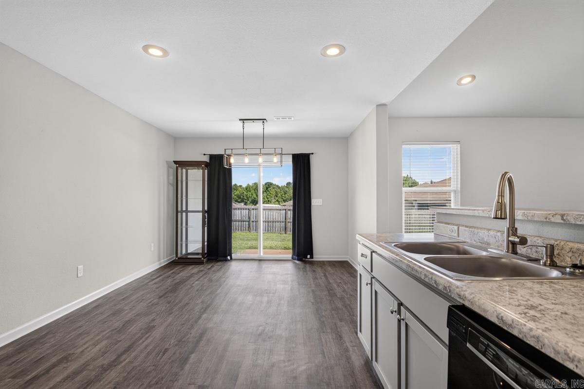 PARKWAY MEADOWS - Residential