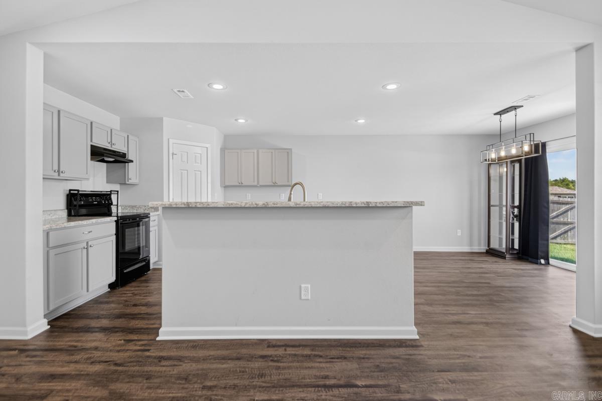 PARKWAY MEADOWS - Residential