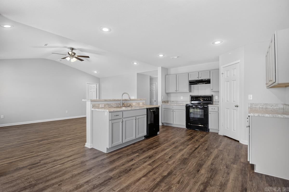 PARKWAY MEADOWS - Residential