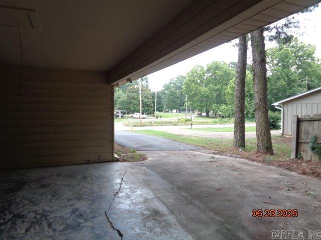 BEAUTIFUL LAKEVIEW - Residential
