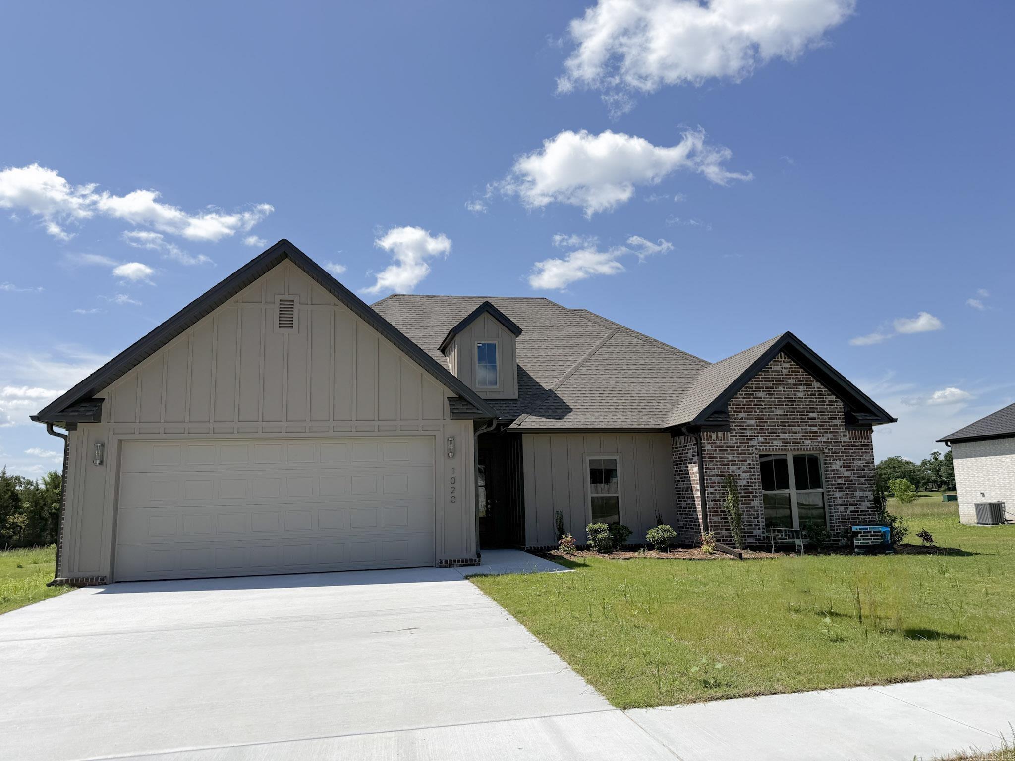 Cutest new construction home in Vilonia! Brush nickel finishes, luxury tile throughout with LVP in the main areas, custom trim work, tons of natural light. Don't miss the chance to call it home! Will be completed by end of March.