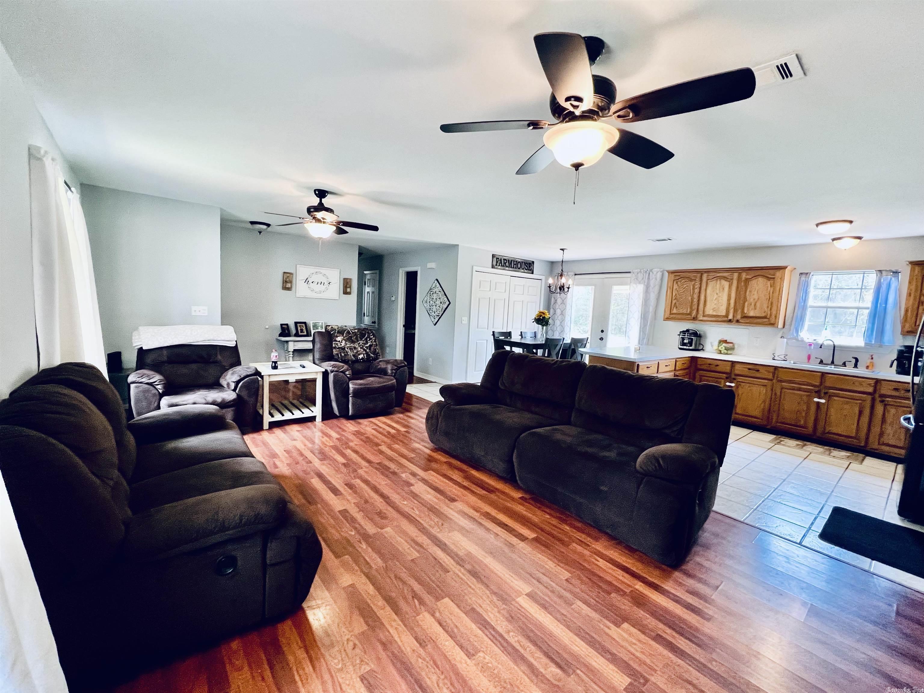 HYDE PARK - Residential