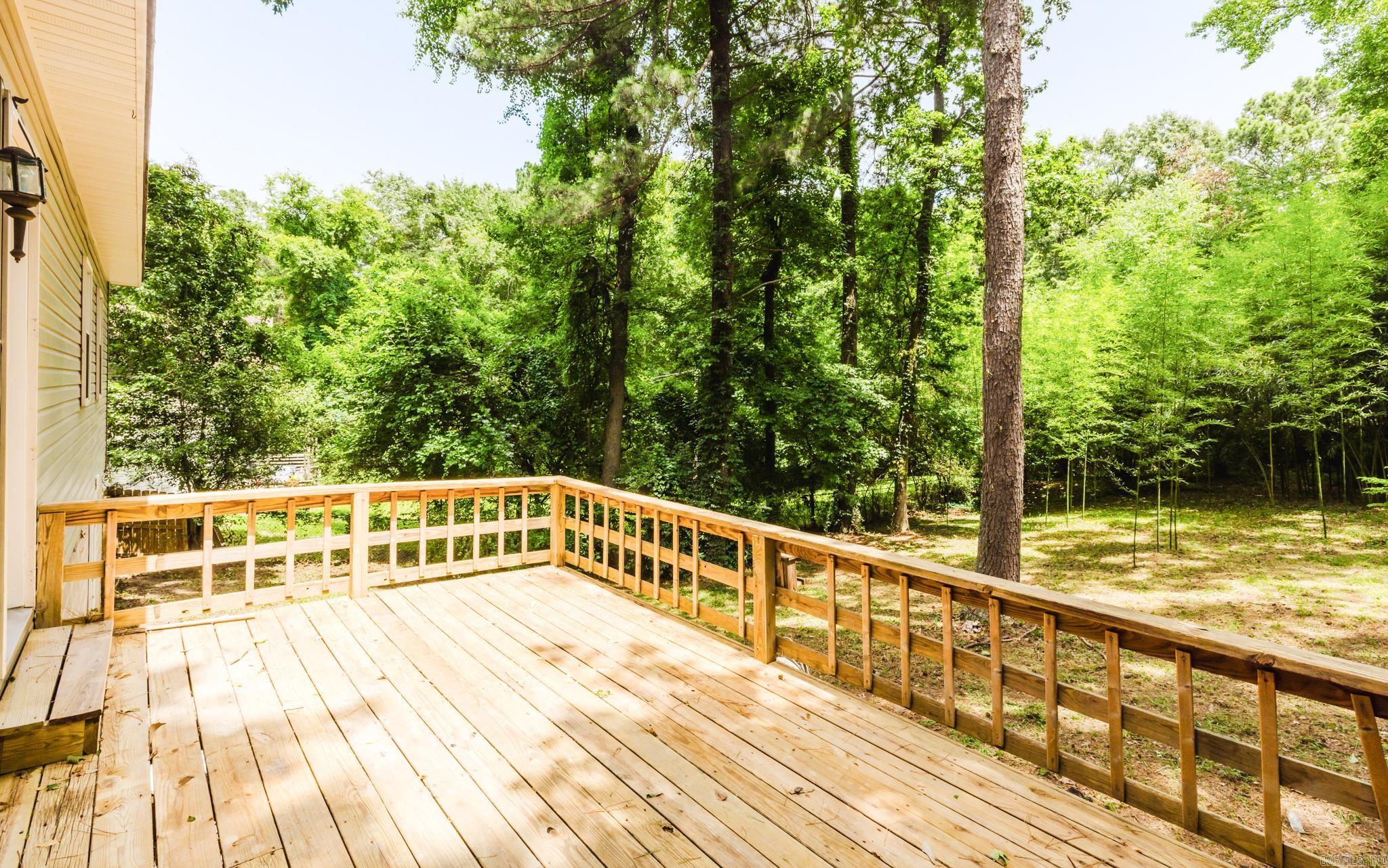BEAUTIFUL LAKEVIEW - Residential