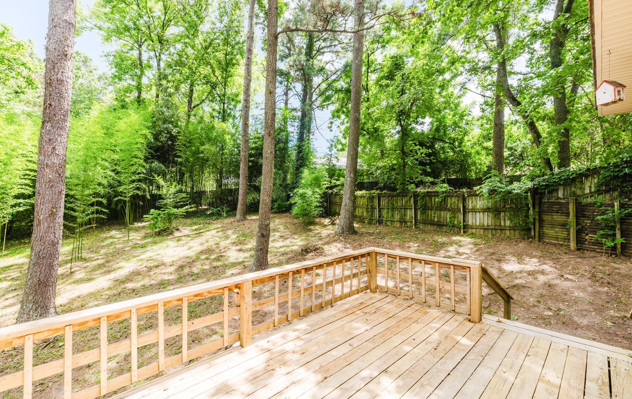 BEAUTIFUL LAKEVIEW - Residential