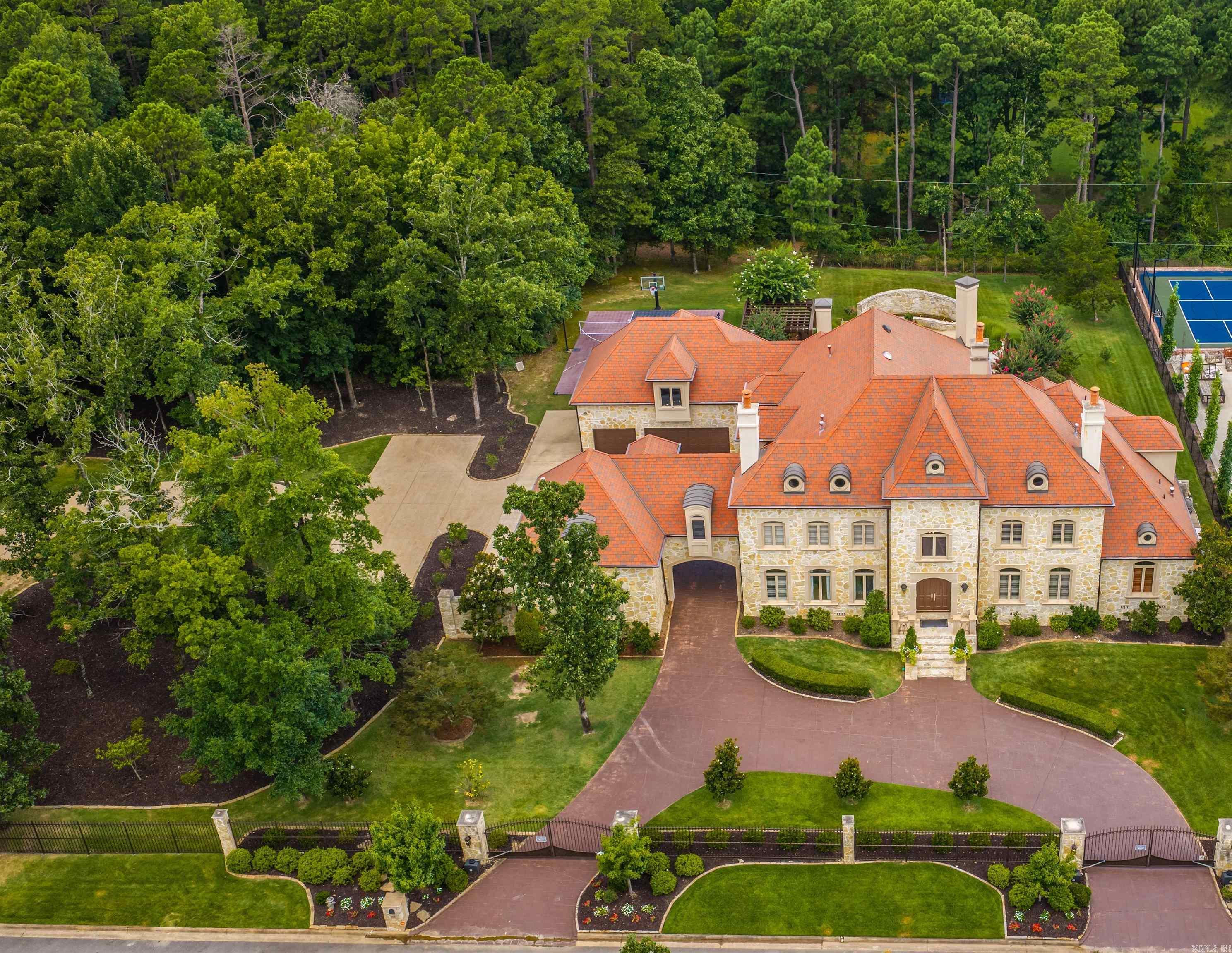VALLEY FALLS ESTATES - Residential