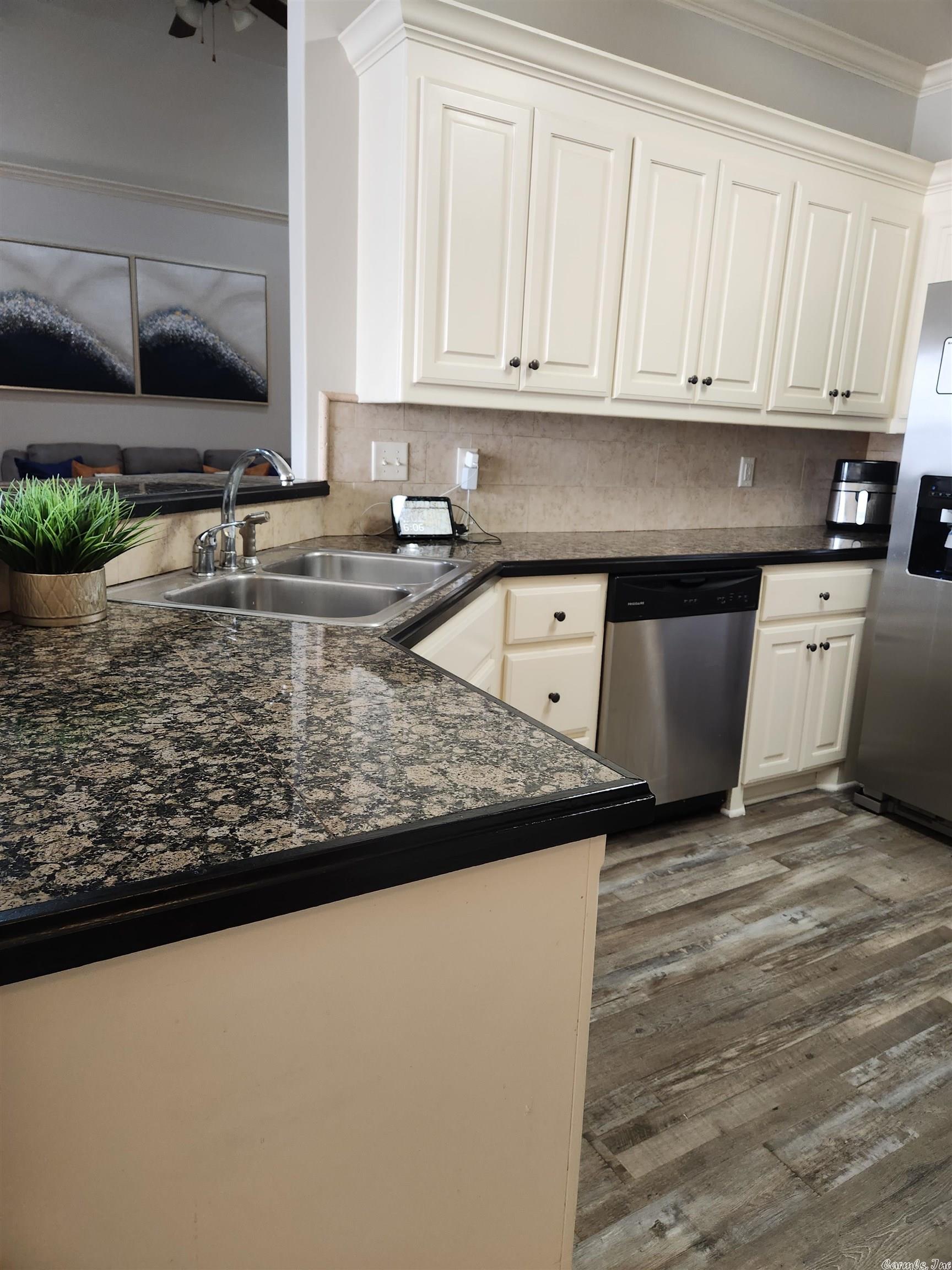 RICHLAND PARK - Residential
