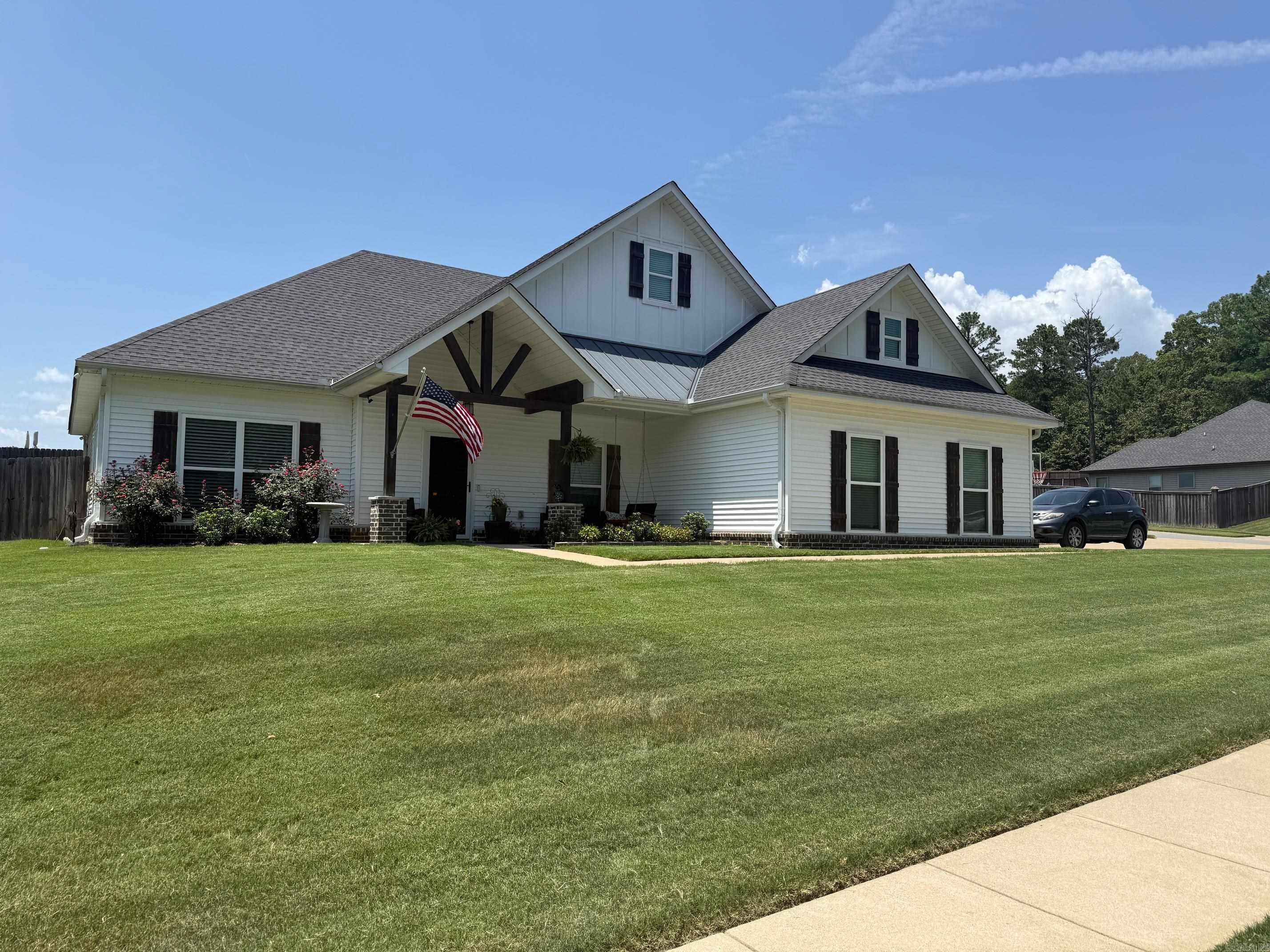 Wonderful craftsman style home, brick and siding on oversized lot (0.44 Acres), 3 Bedrooms, 2 Bathrooms with office or 4th bedroom. Porcelain tile floors, tile in wet areas, granite throughout, Trey ceiling in living room and primary bedroom. Lovely master bed and bath with walk in closet and soaker tub. Split Floorplan. Open concept invites you into the Livingroom, Kitchen and dining area. Natural Gas Heat, Kitchen Stove and on demand hot water heater. Large Vaulted Private back porch will be your own oasis after a long day. This home is spectacular.