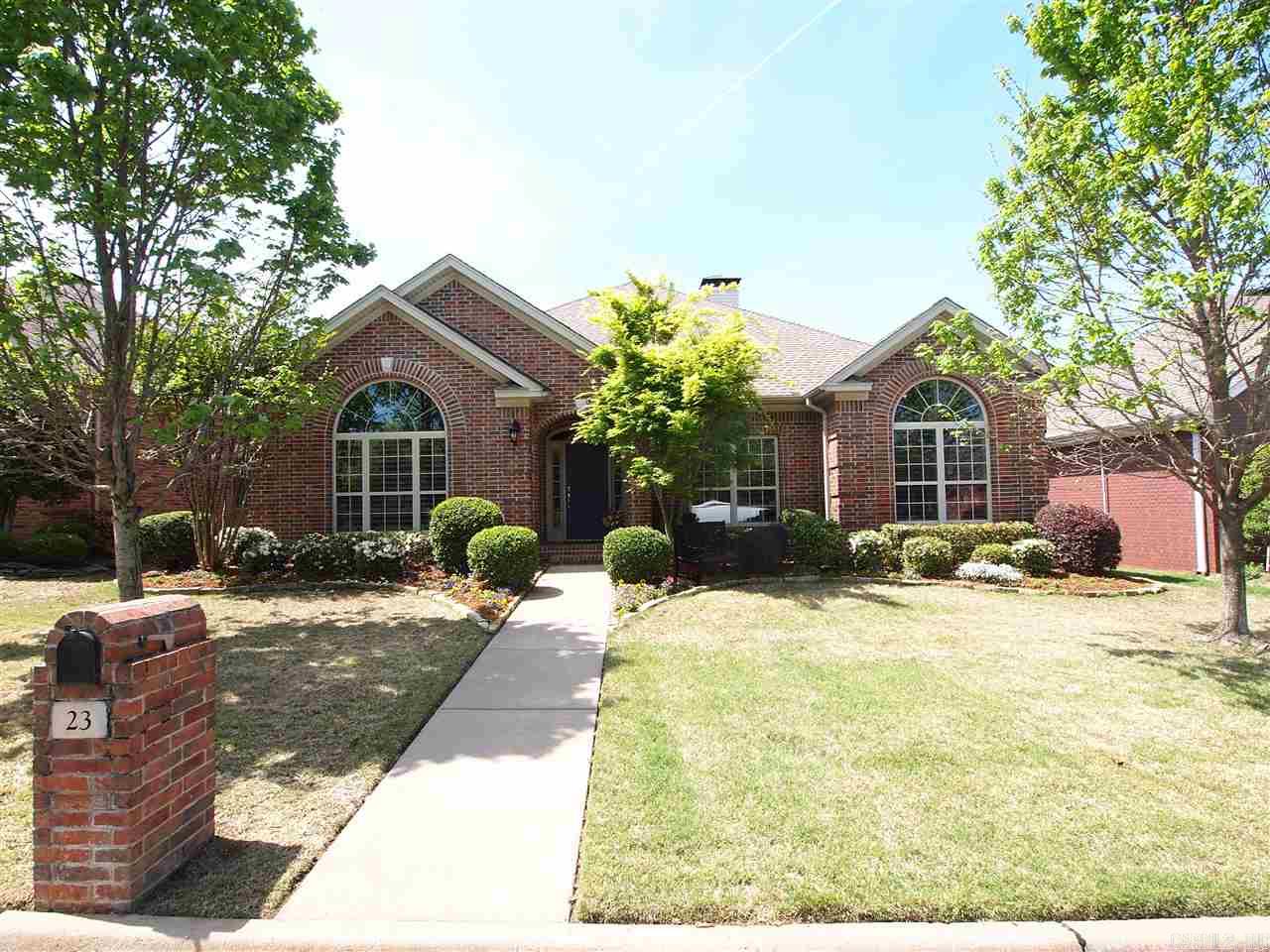 One of the nicest floor plans in the neighborhood! A spacious entry with a convertible room to the left that can be turned into any number of possibilities, a dining room that can easily seat 10-12. The open floor plan offers a kitchen, a breakfast room or sitting area, a peninsula that seats 4, an island w/cooktop, and a generous hearth room with gas logs. A voluminous master bedroom with an ensuite master bath, walk-in wardrobe, and private water closet. Two other bedrooms with a shared bath. Sweet!