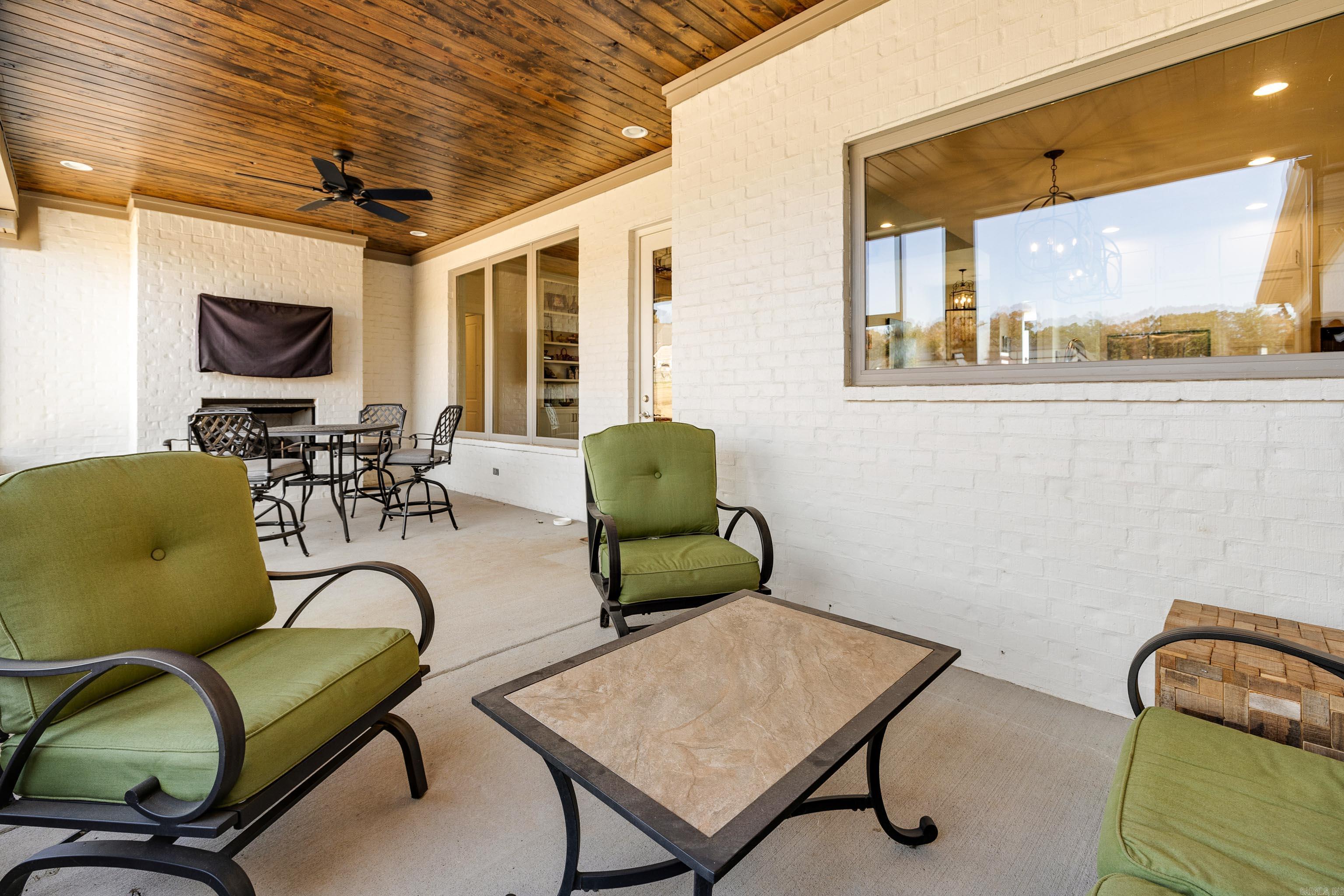 THE STABLES - Residential