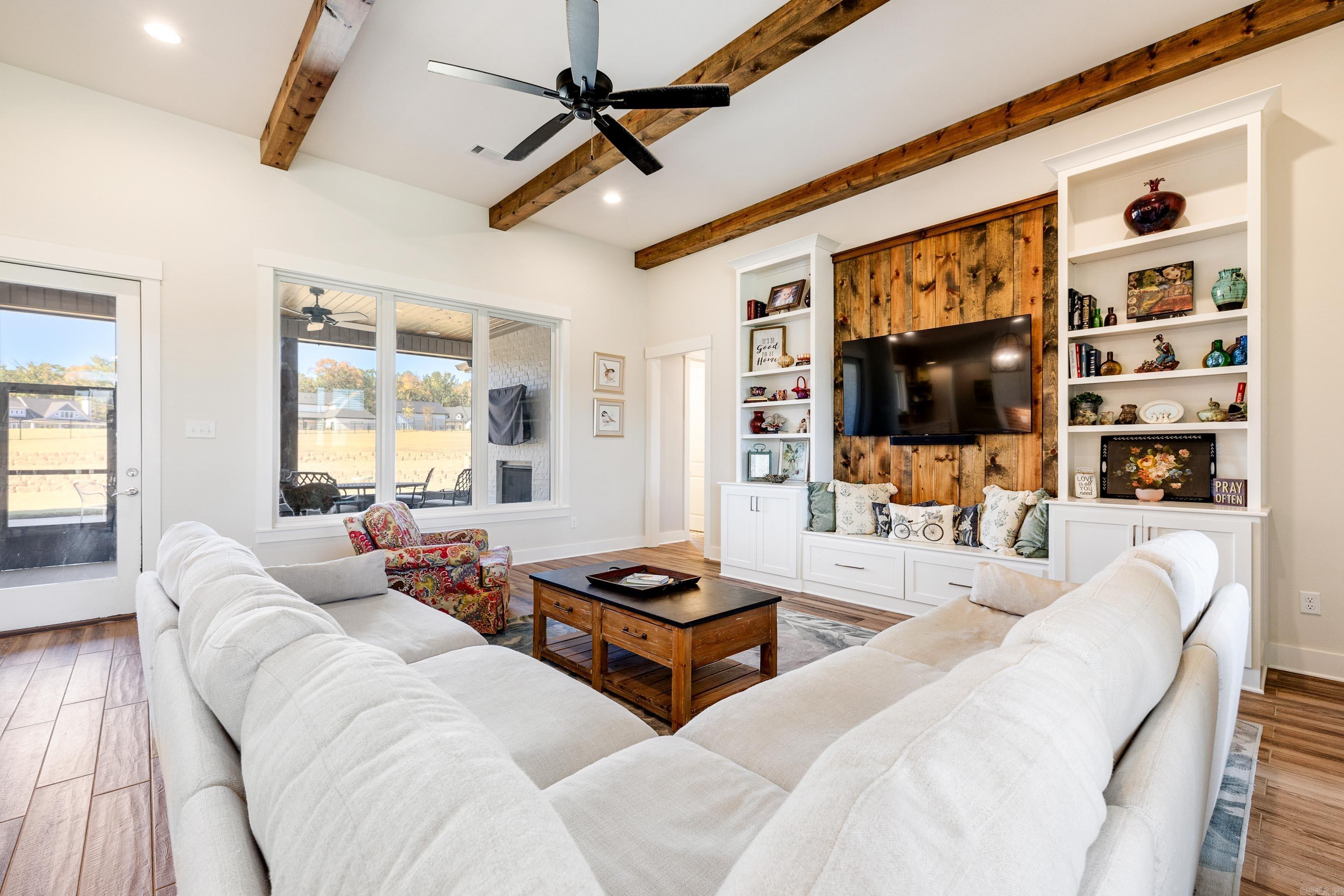 THE STABLES - Residential