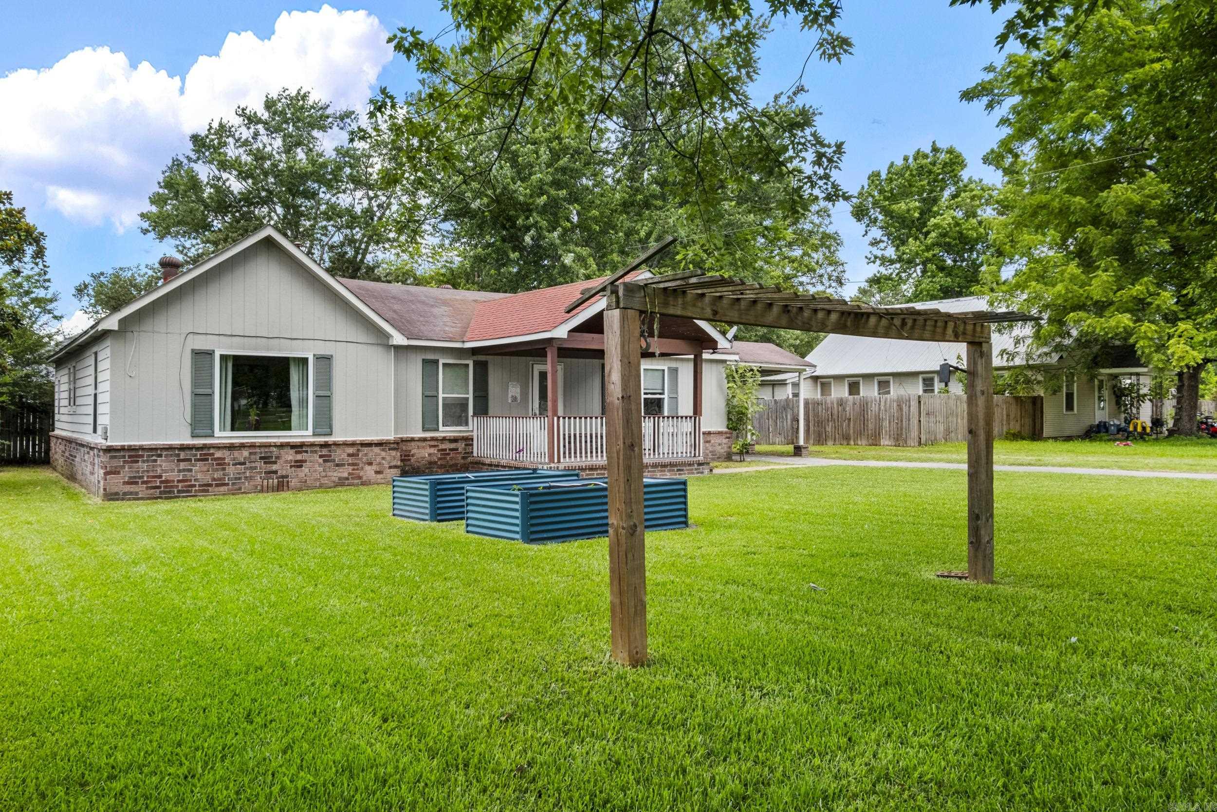 ORIGINAL TOWN-BRYANT - Residential