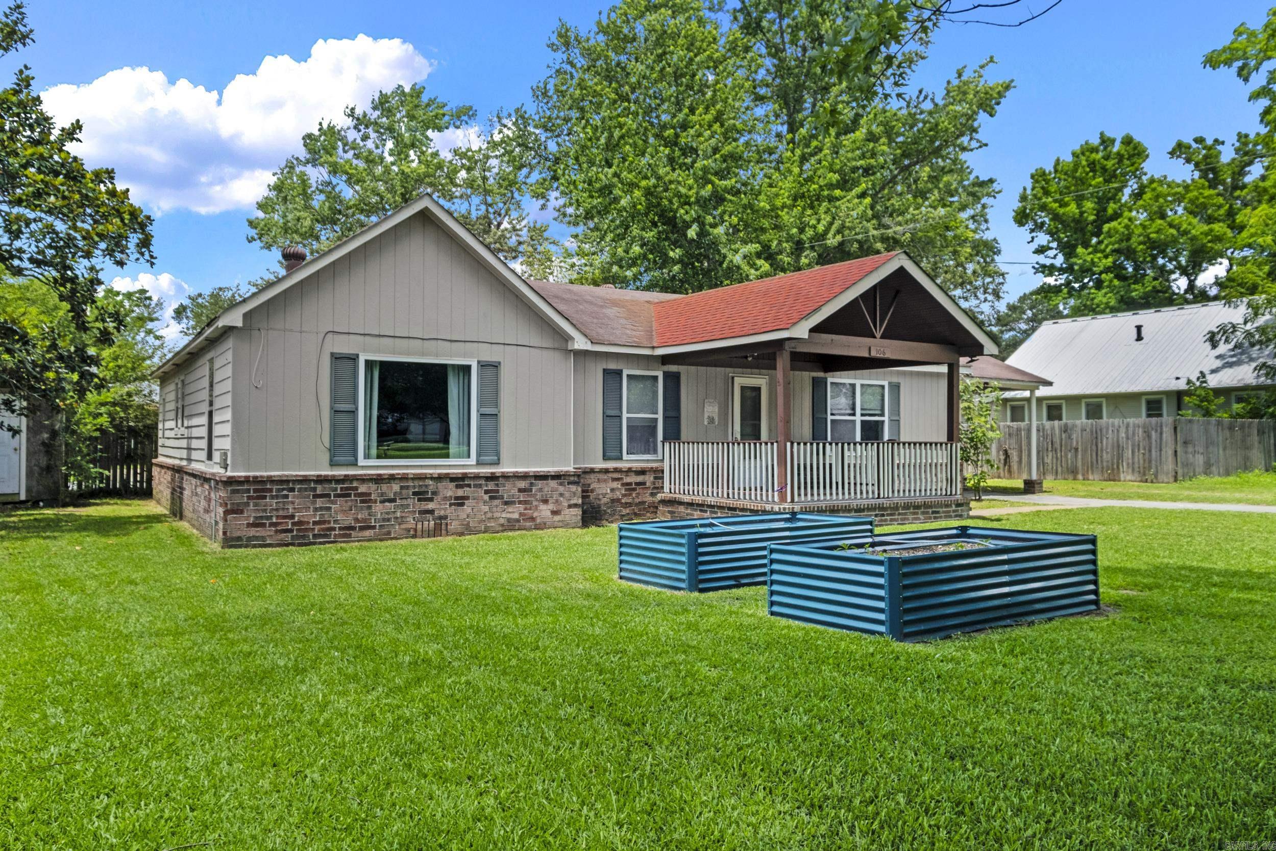 ORIGINAL TOWN-BRYANT - Residential