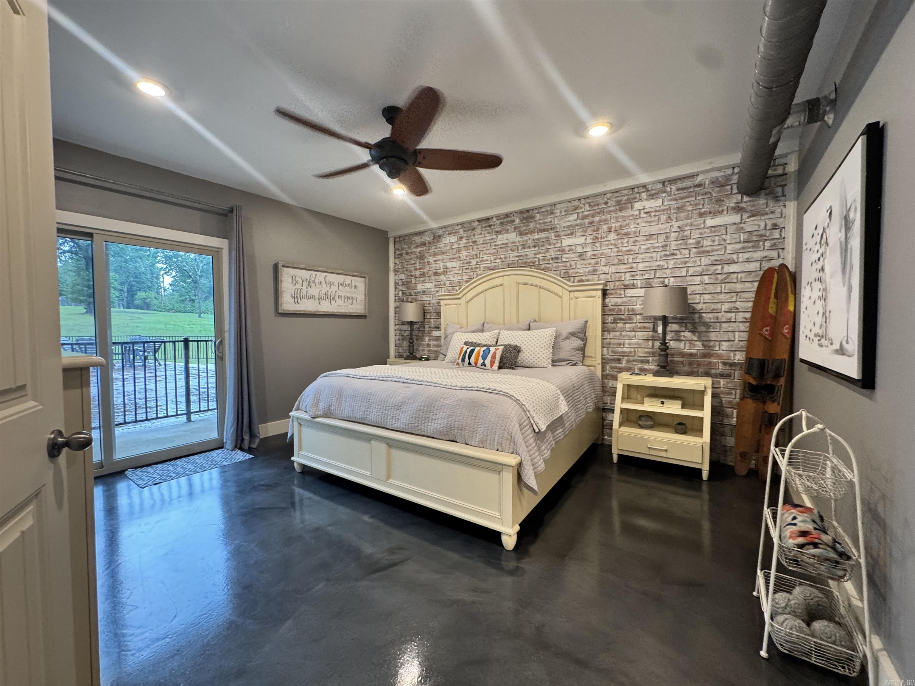 NARROWS INN AT GREERS FERRY HPR - Residential