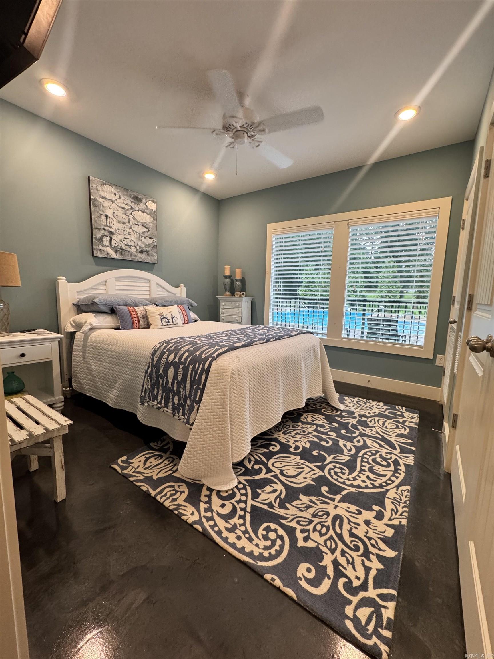 NARROWS INN AT GREERS FERRY HPR - Residential