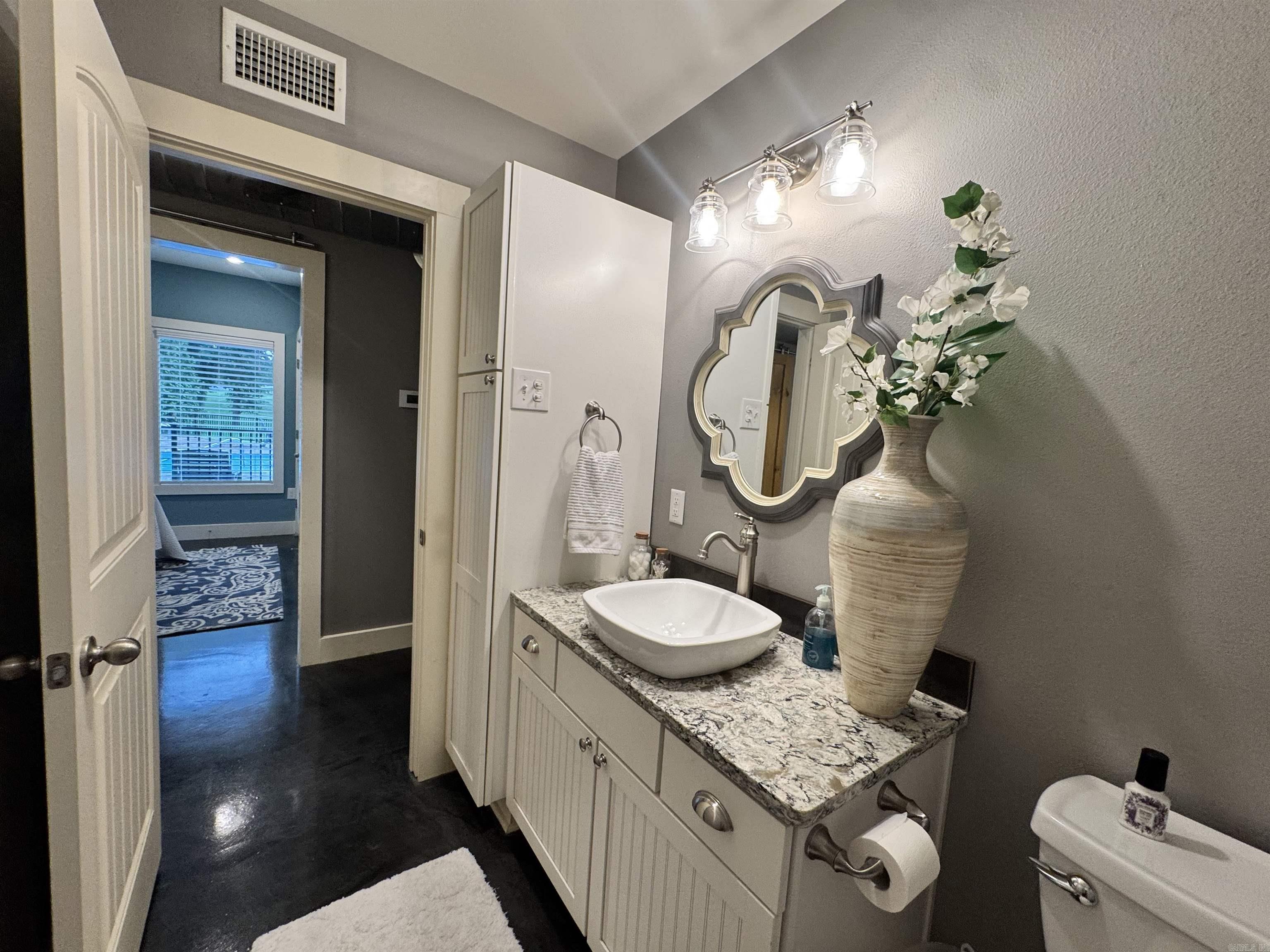 NARROWS INN AT GREERS FERRY HPR - Residential