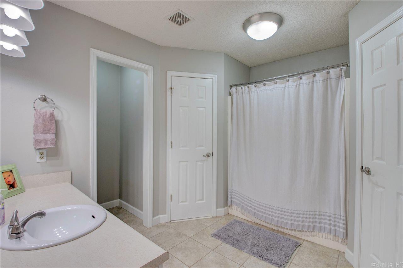 MEADOW RIDGE ADDN - Residential