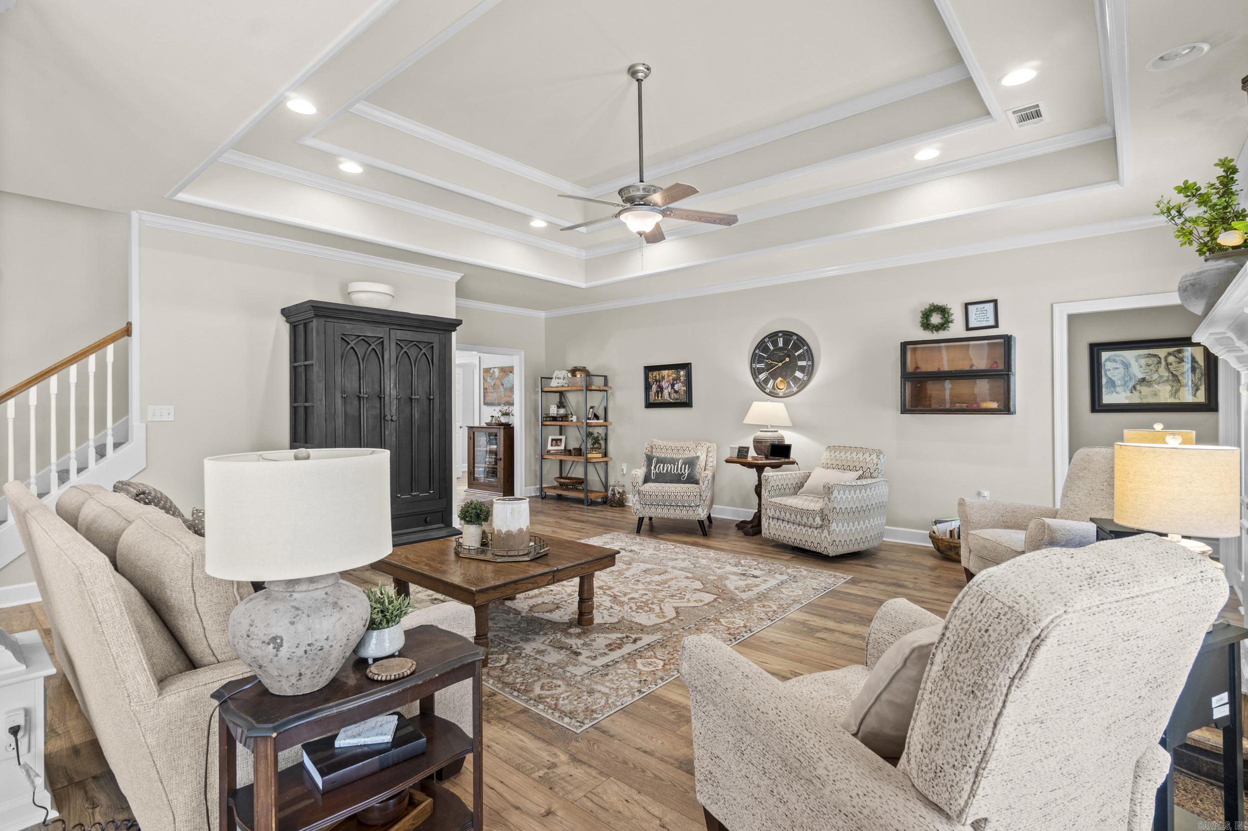 RIVER OAKS - Residential