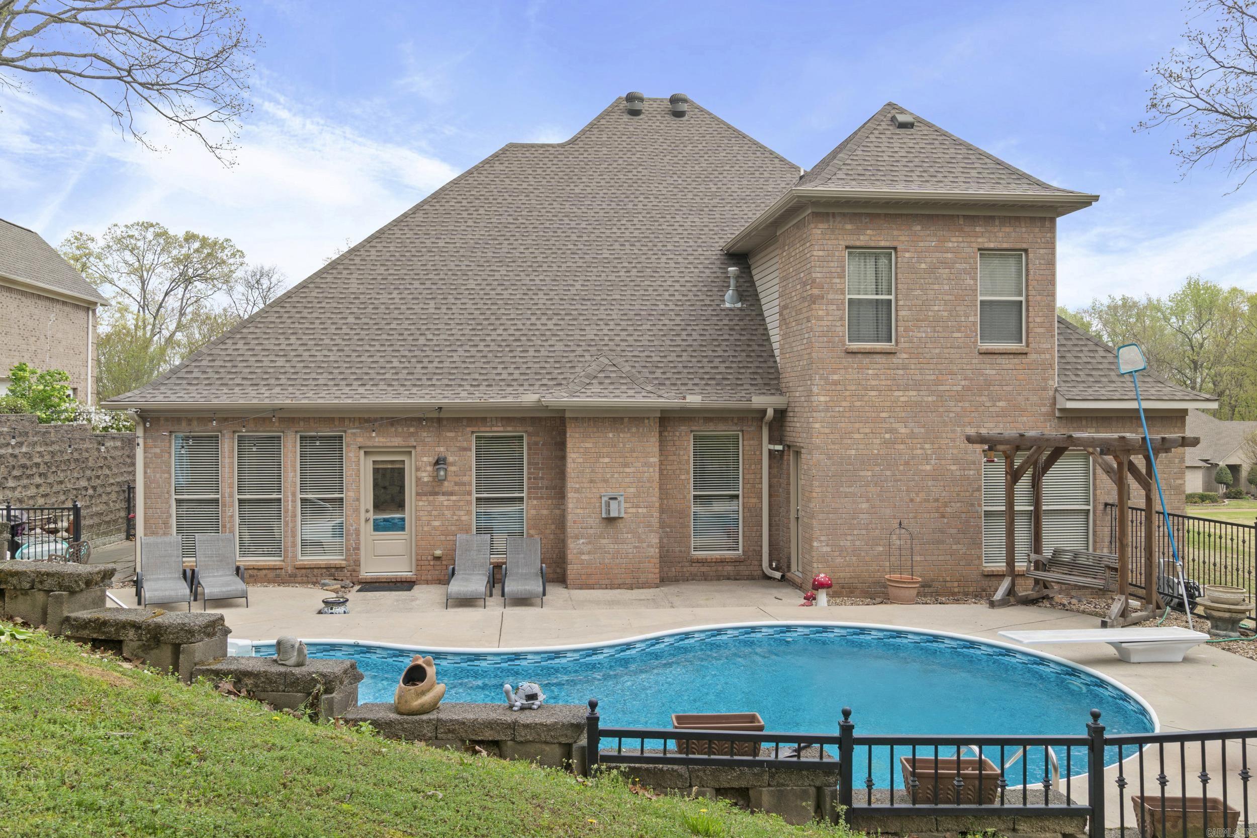 RIVER OAKS - Residential