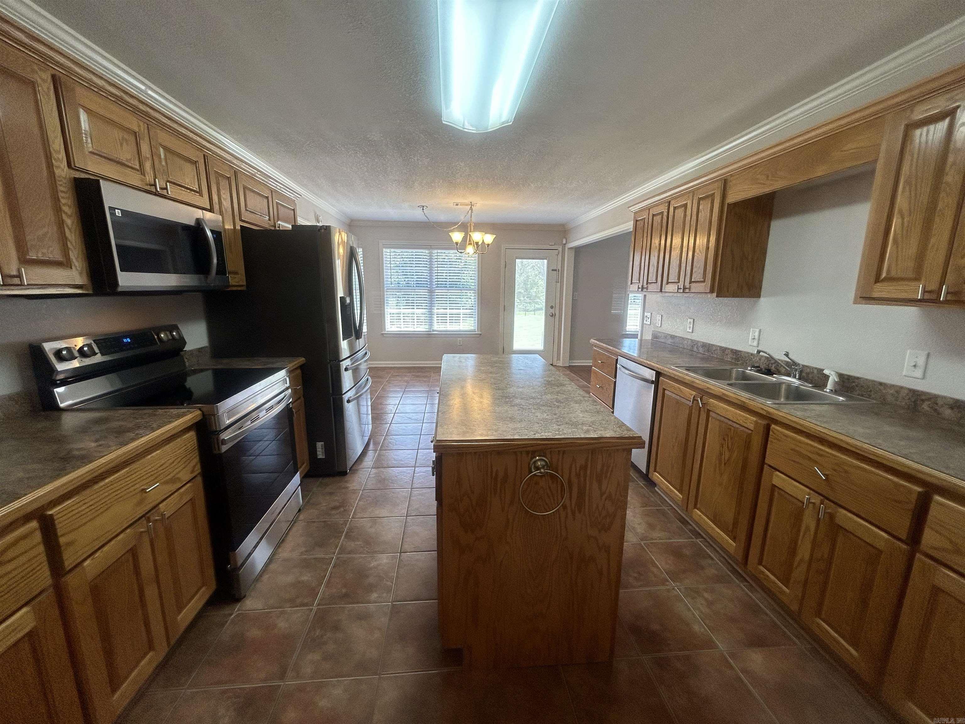 CENTERVIEW ESTATES - Residential