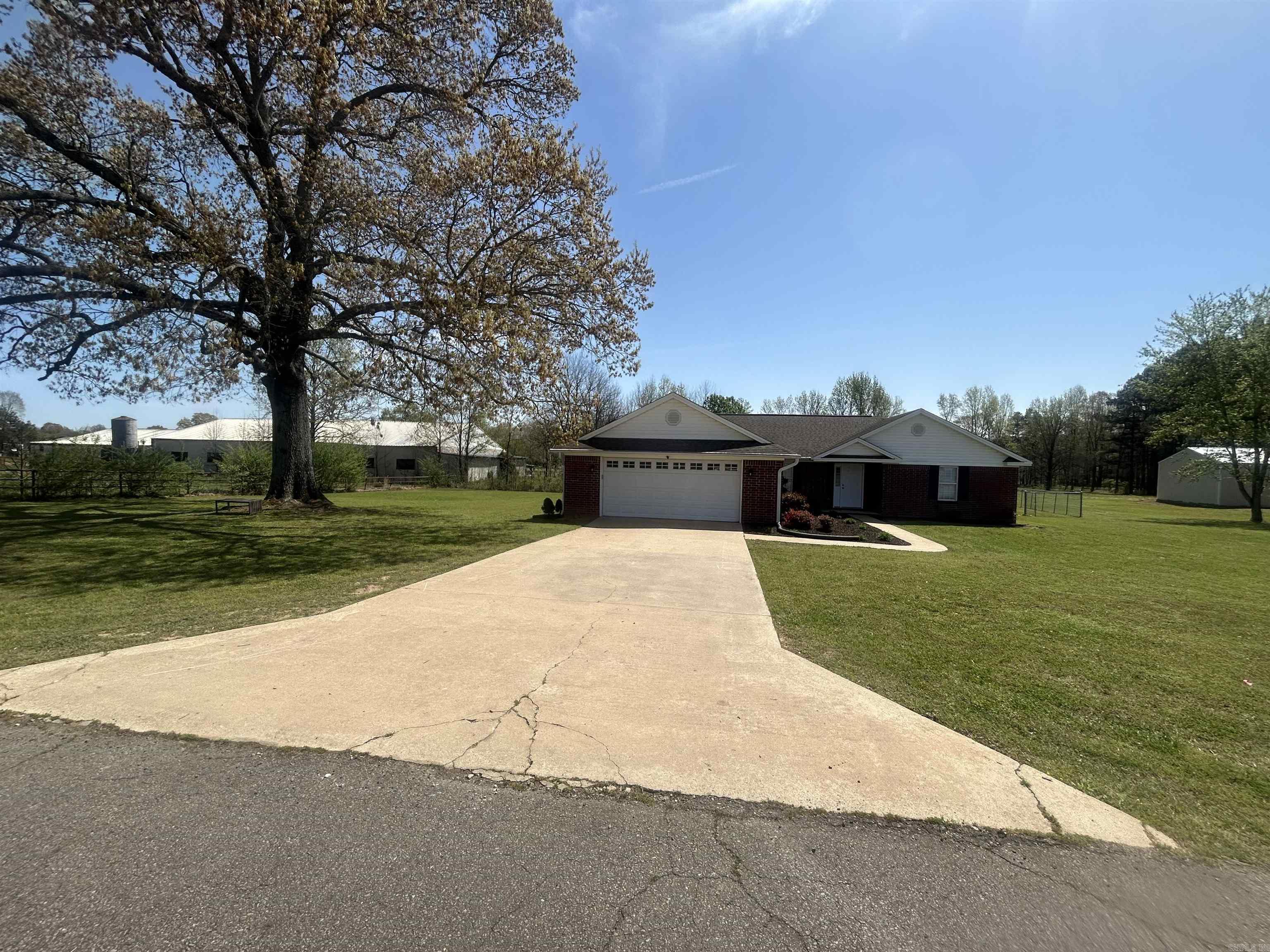 CENTERVIEW ESTATES - Residential