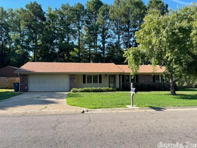 NICE UPDATED HOME CLOSE TO EVERYTHING. NICE NEIGHBORHOOD WITH PRIVACY FENCE ON THE BACKYARD.