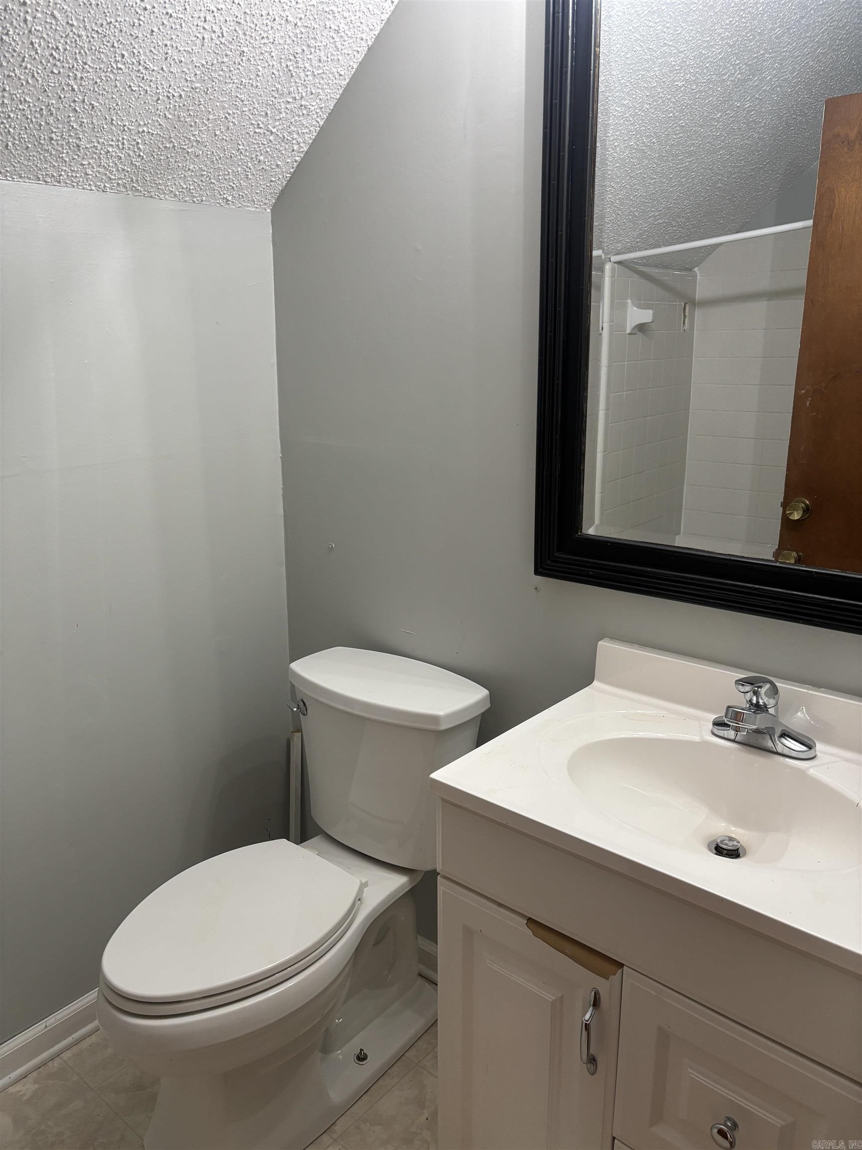 LESSEL ESTATES - Residential