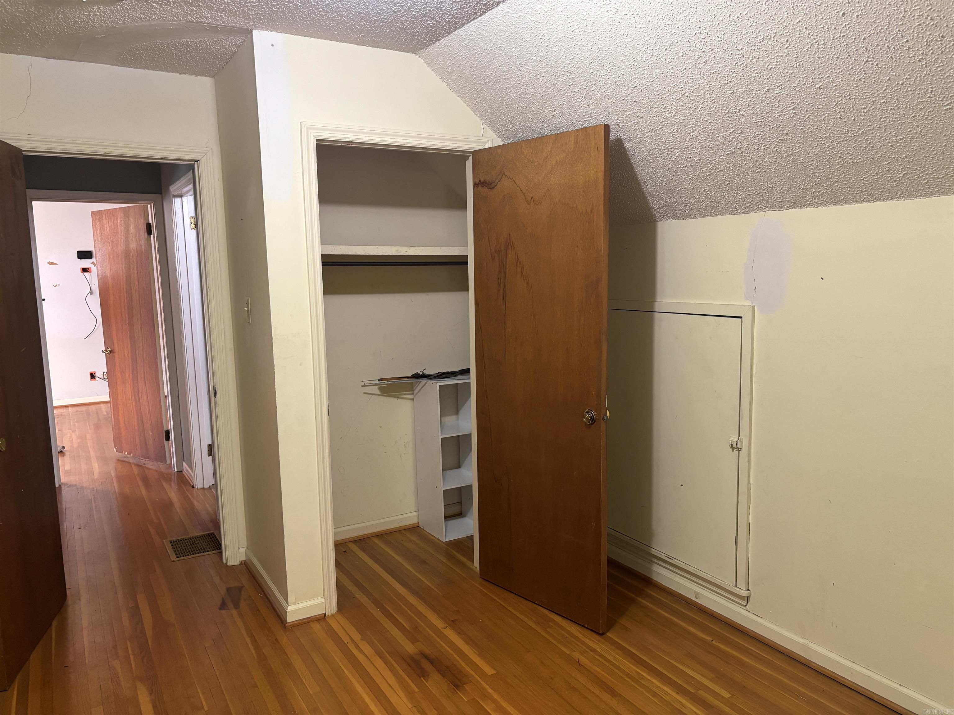 LESSEL ESTATES - Residential