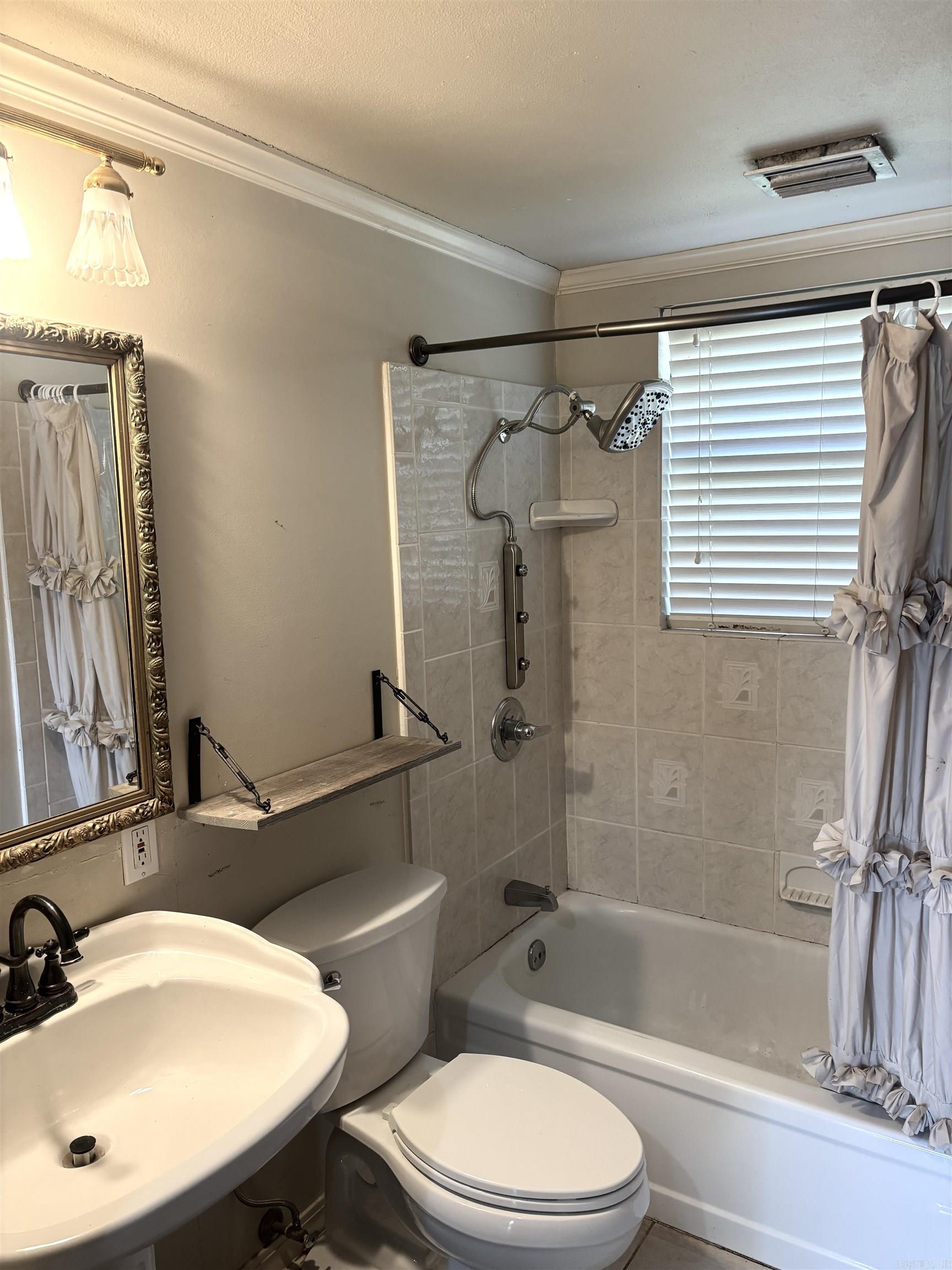 LESSEL ESTATES - Residential