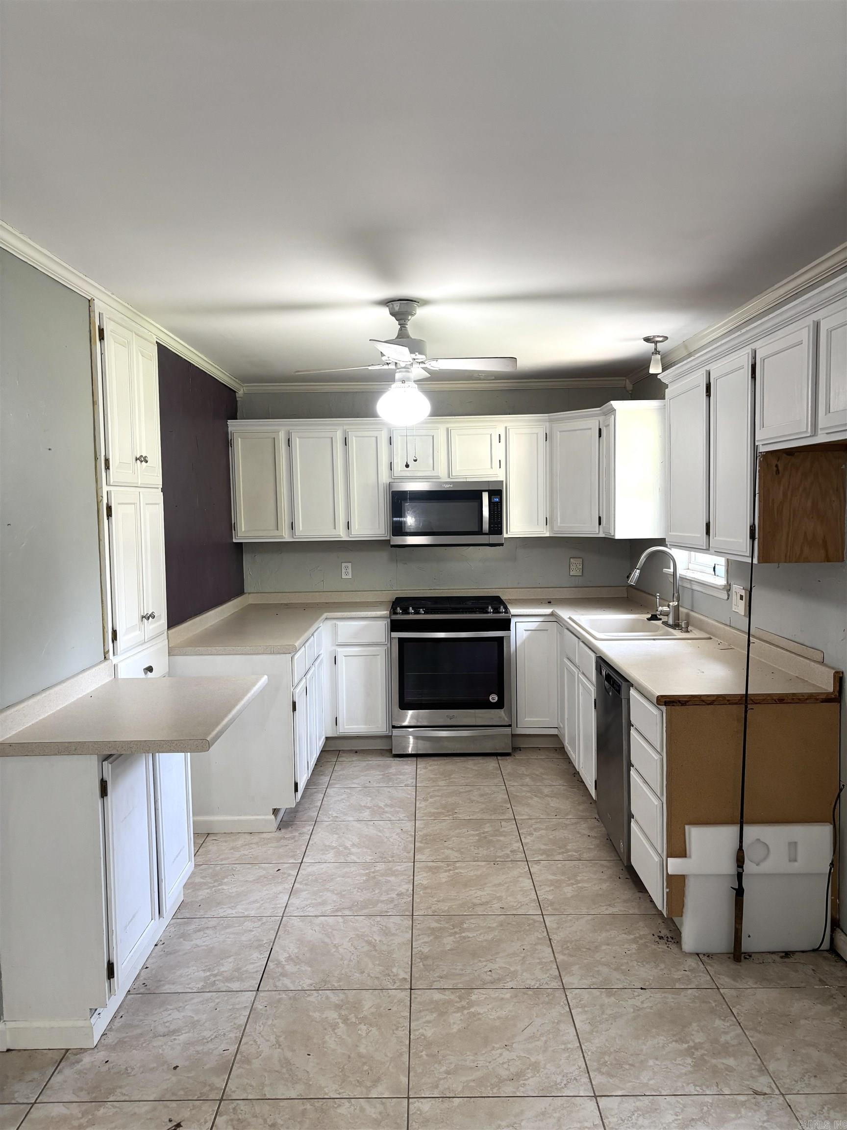 LESSEL ESTATES - Residential