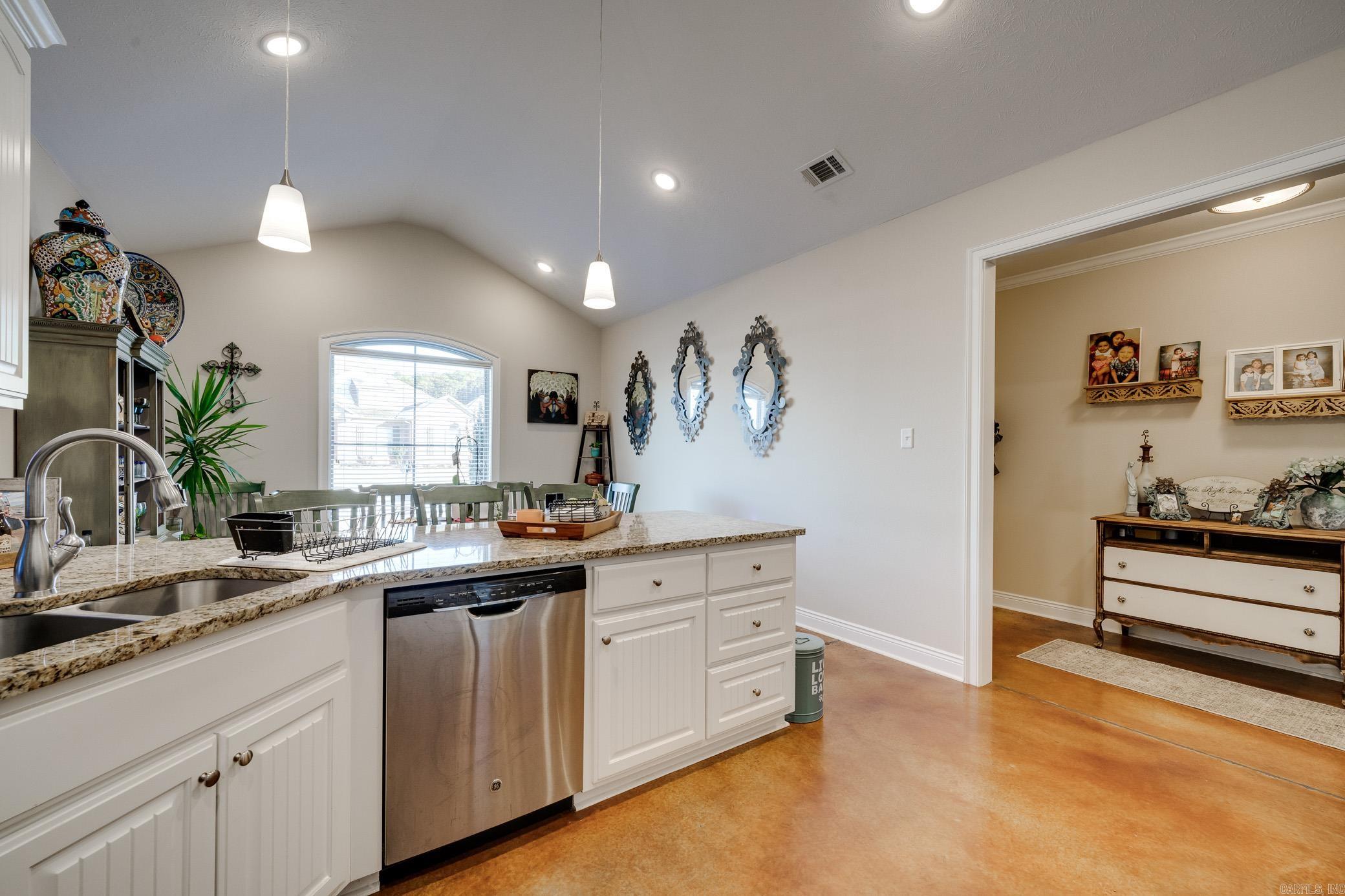 SALEM WOODS - Residential
