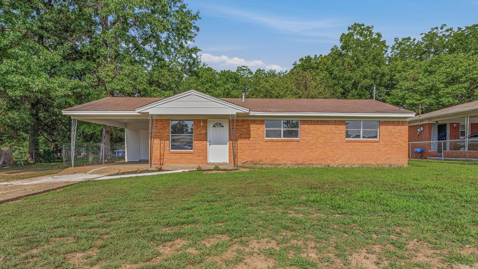 Welcome to 1511 N Church St! This beautifully updated 3-bedroom, 1-bath home offers modern upgrades and peace of mind with a new electrical panel, a 6-year-old HVAC system, new siding, fresh interior paint, and new flooring throughout. The fully remodeled bathroom features a stunning, fully tiled walk-in shower that adds a touch of luxury to the home. Situated on a slab foundation, this move-in-ready property sits on a huge lot with plenty of space for outdoor entertaining, gardening, or future expansion. Whether you're a first-time homebuyer, downsizing, or looking for an investment opportunity, this one is a must-see!    Habla espaol? Llame al nmero de contacto que aparece abajo! Con gusto le atender en espaol.